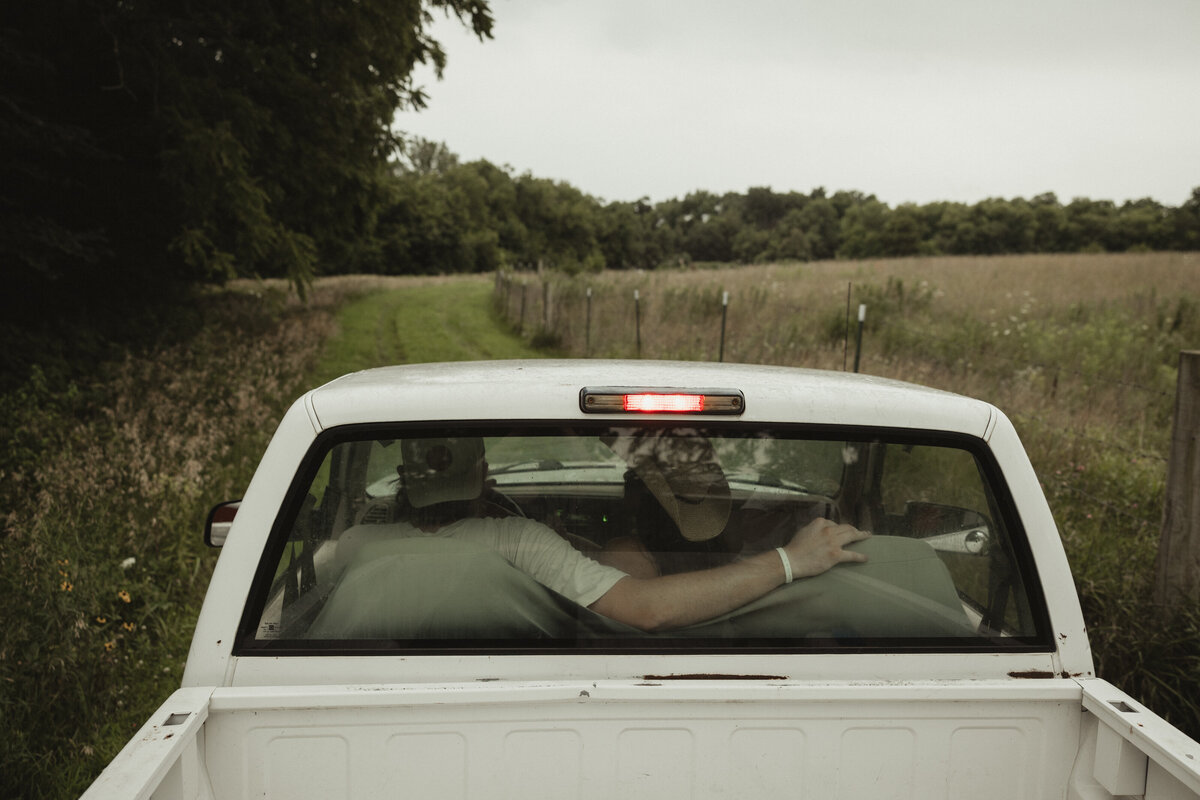 Wildflowercouplessessionwithtruck_emilyarwinephoto-35