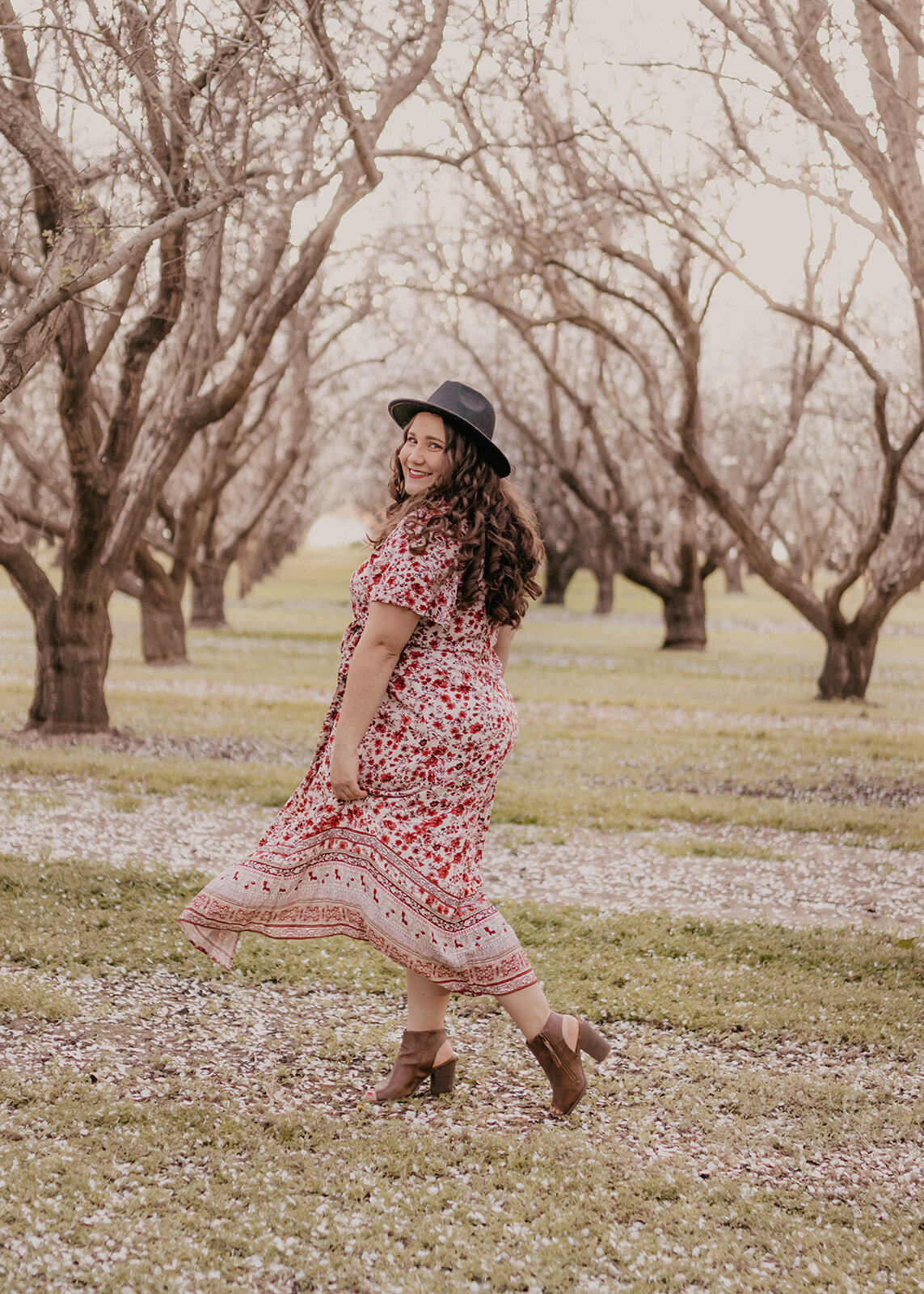 Female-Almond-Blossoms-Turlock-California-26_websize