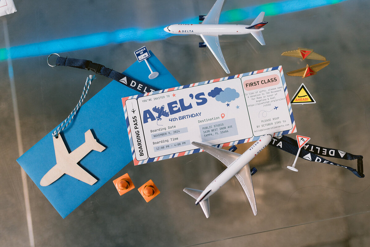 Axel's Airplane Birthday 009