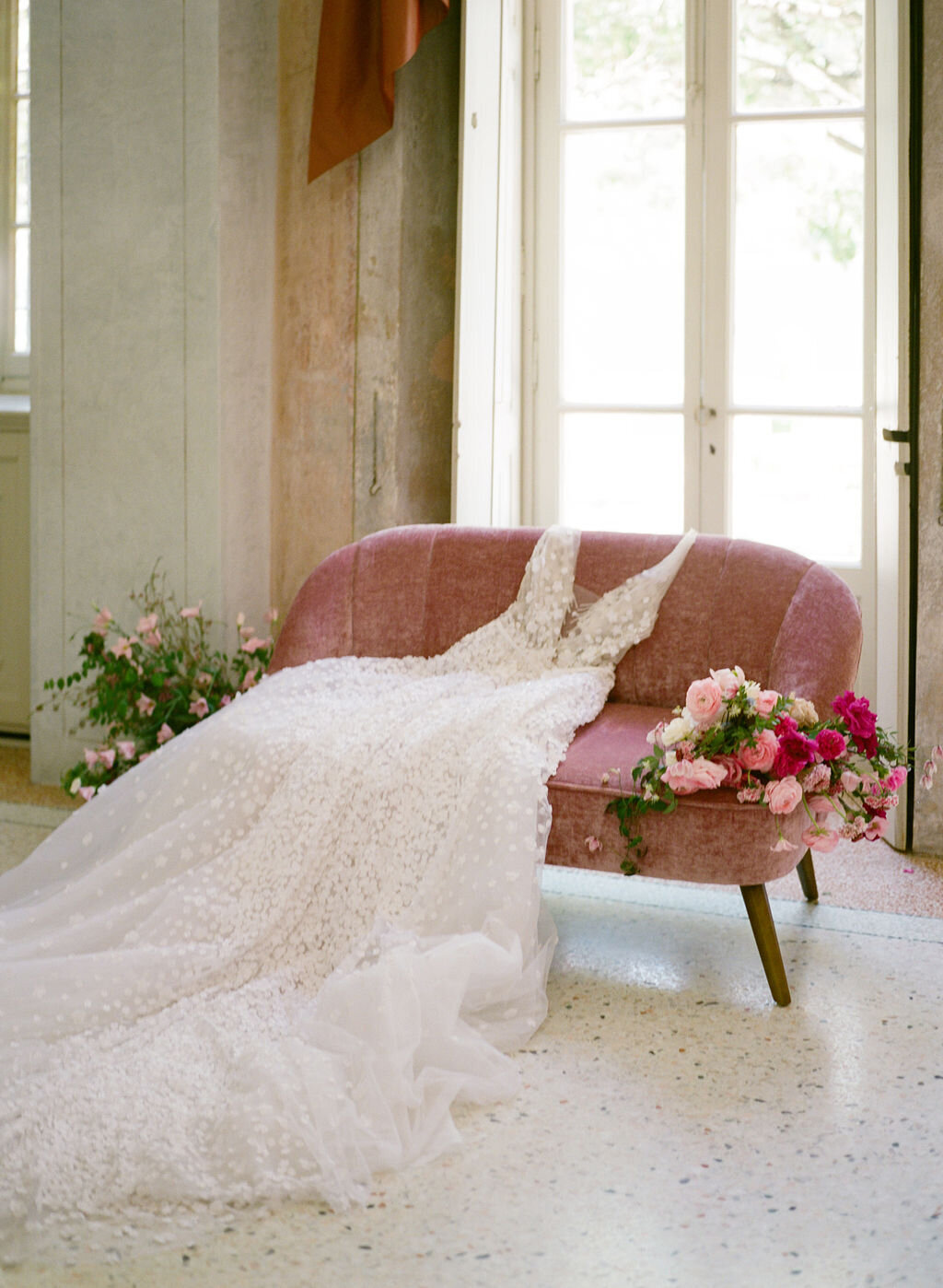 Lake Como pink wedding inspired by Dior Veronique Lorre wedding designer and florist7