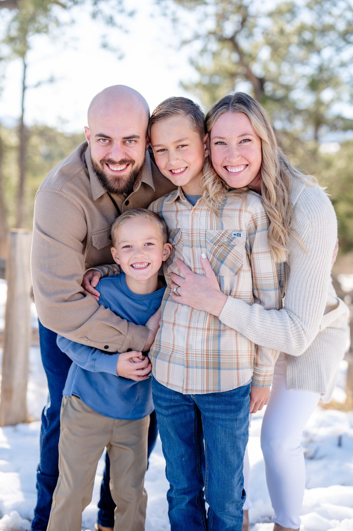 Colorado-Springs-CO-Ute-Valley-Pine-Tree-Christmas-Mini-Session-Magnolia-and-Grace-Photography-Co-CourtneyG-# (1)-14