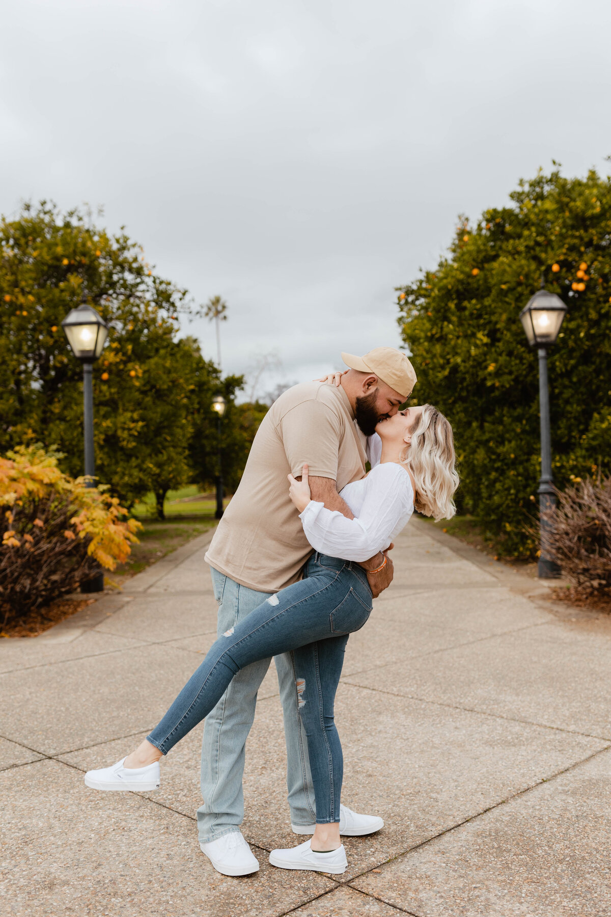 southern-california-claremont-engagement-couple-photoshoot-garden-casual-115