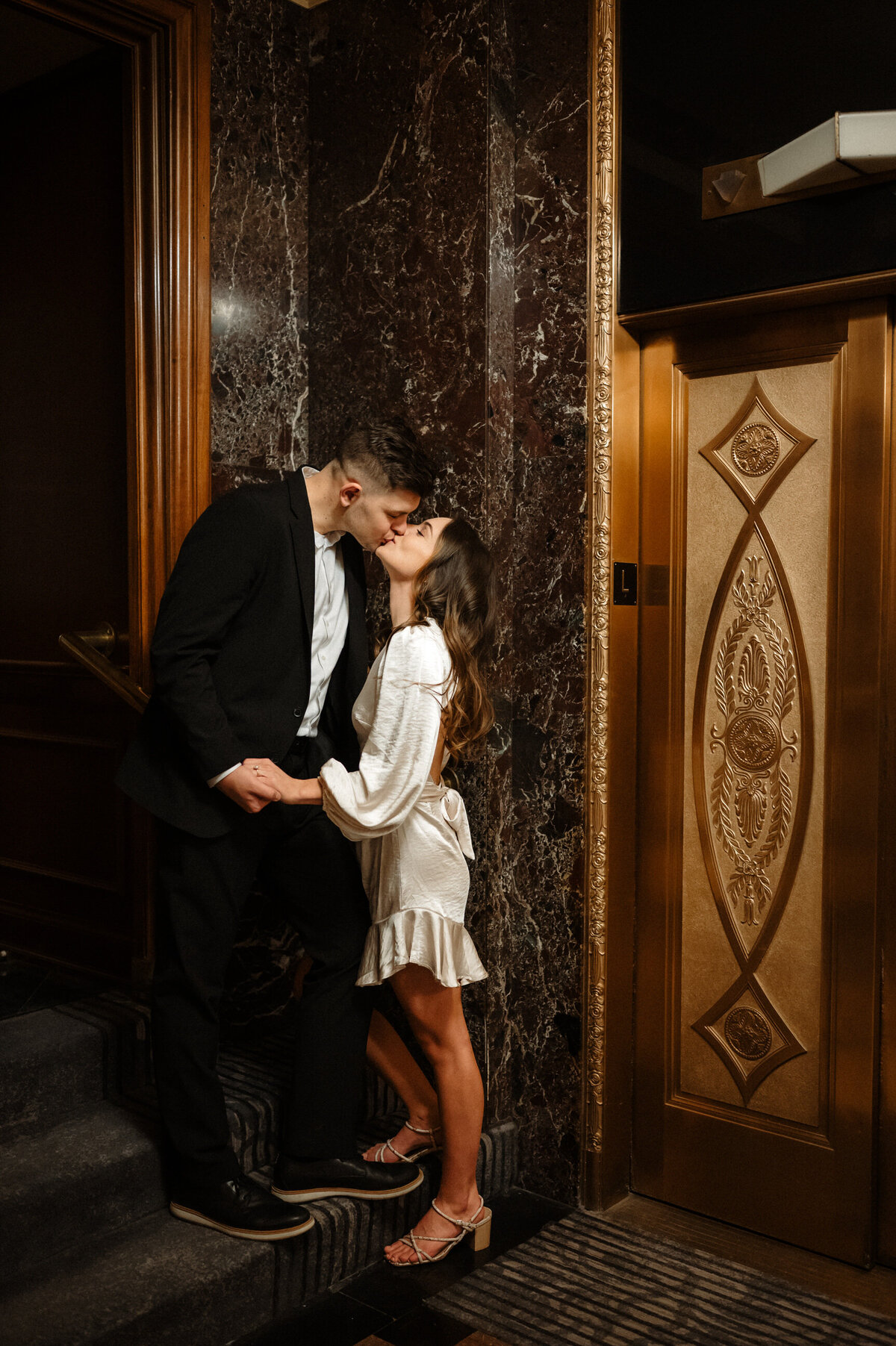 alyssa+nate-hilton-city-center-milwaukee-engagement-session-emerald-tide-photography-weddings (341)