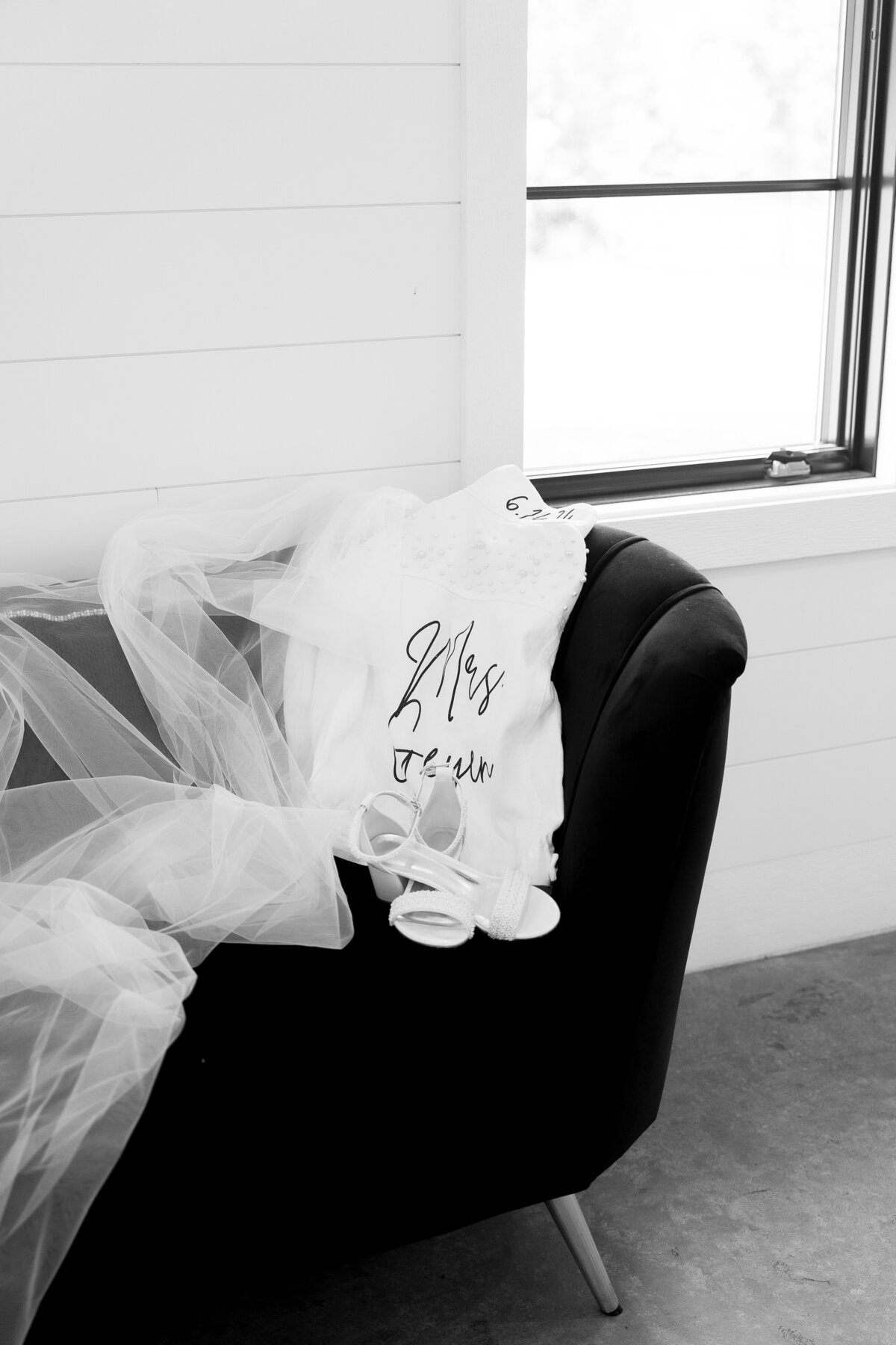 la-pointe-wedding-somerset-wisconsin-documentary-true-to-tone-midwest-photographer