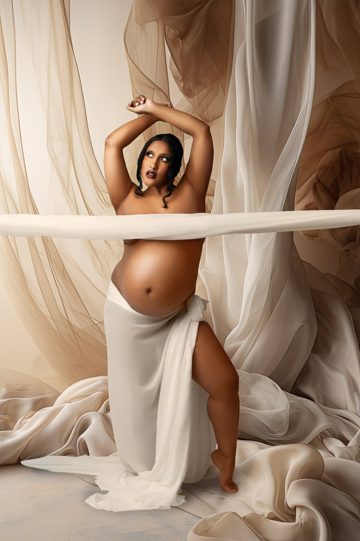 Stunning Pregnancy Photoshoot Poses in Hamilton Mill