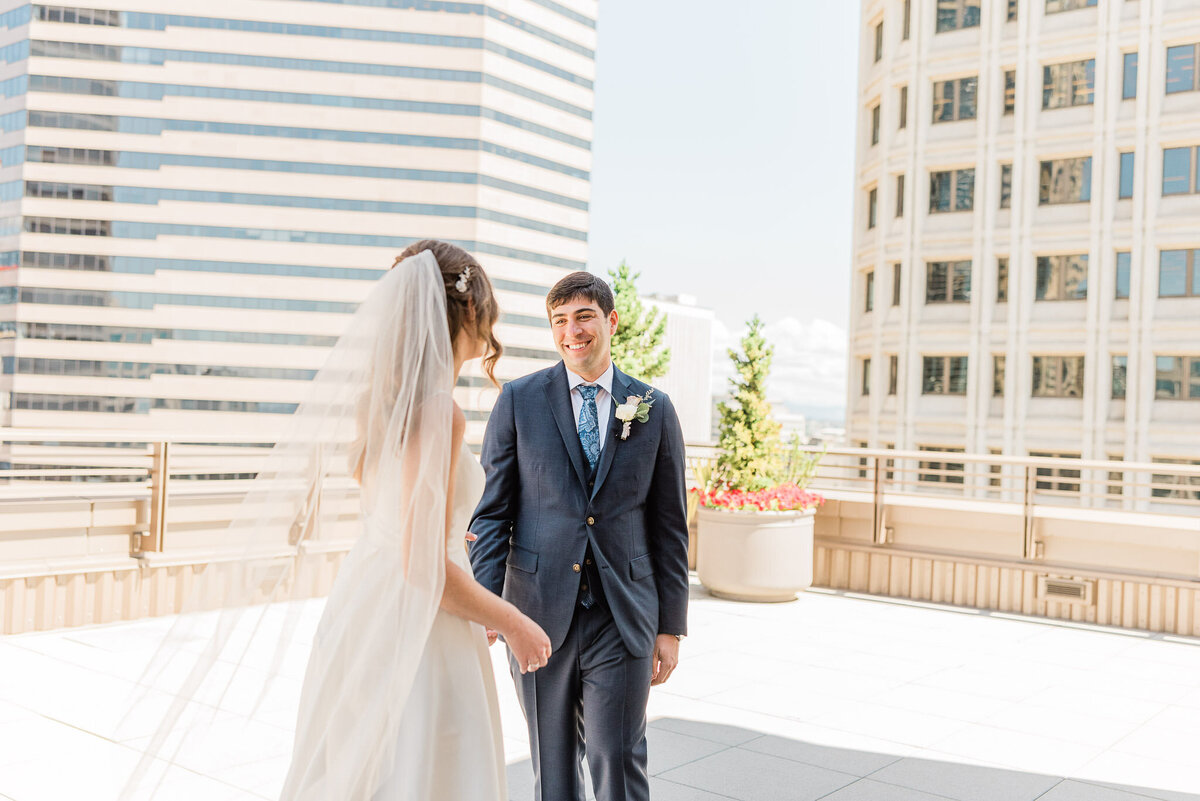 Seattle_wedding_photographer_hotel_1000-18