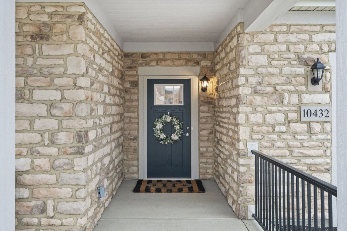 12-web-or-mls-A7403682