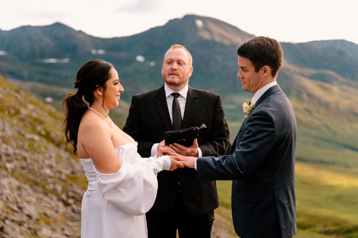 cozy-cabin-and-mountain-elopement-julianna-mb-photography-33