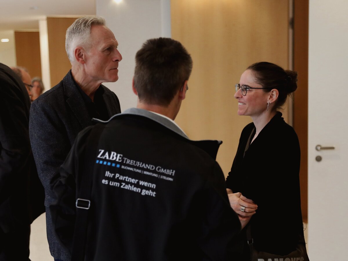 meralunastudio-werbeagentur-schweiz-zuerich-portfolio-jungunternehmerzentrum-flawil-martini-forum-2022 (21)