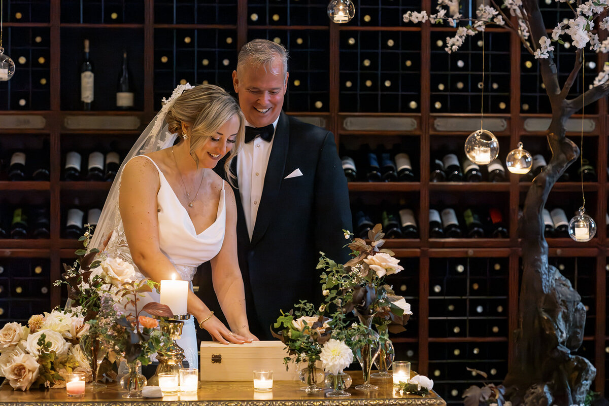 minted-photography-okanagan-kelowna-destination-wedding-photographer-rick-maria-wedding-fairmont-chateau-frontenac-quebec-30
