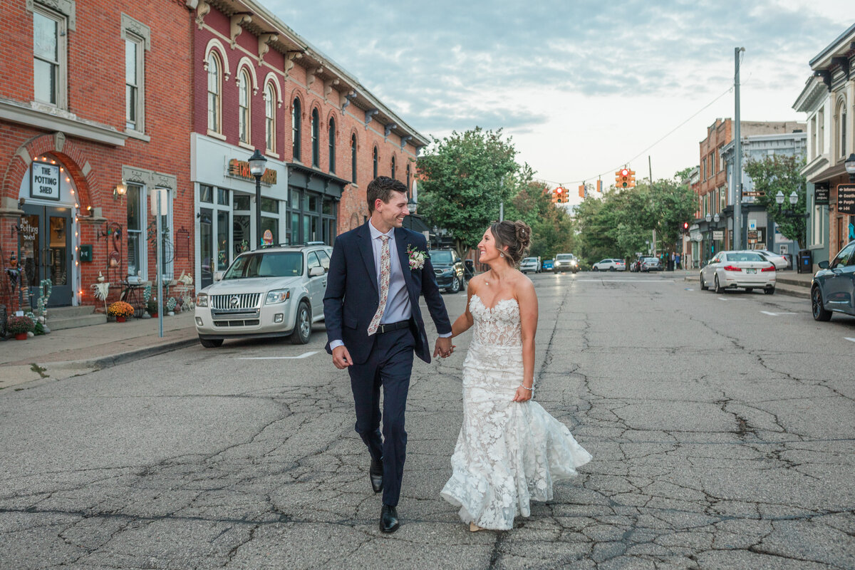 Lillie Mae Photo - Katie & John - Sneaks-100