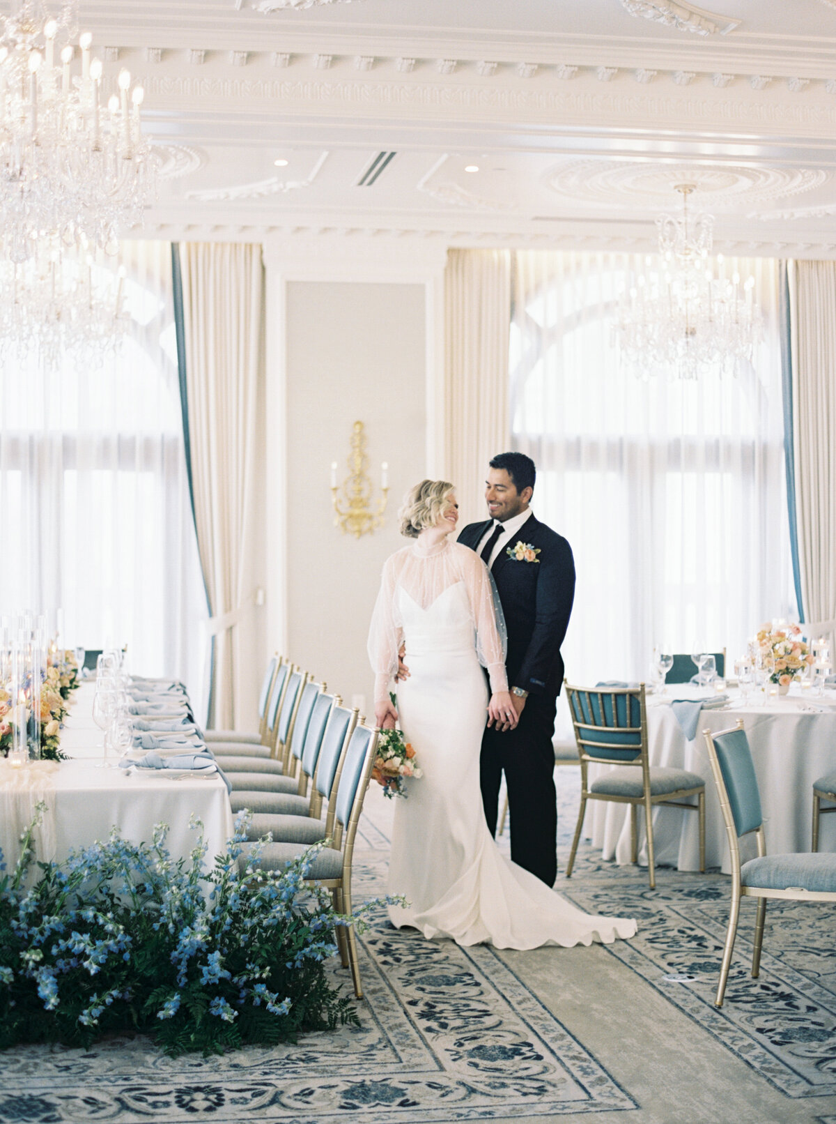 Indiana_Michigan_Wedding Planner_Hotel Carmichael_Carmel Indiana_Wedding Day Editorial_Bridal Fashion_Table Arrangement_Wedding Decor_Reception