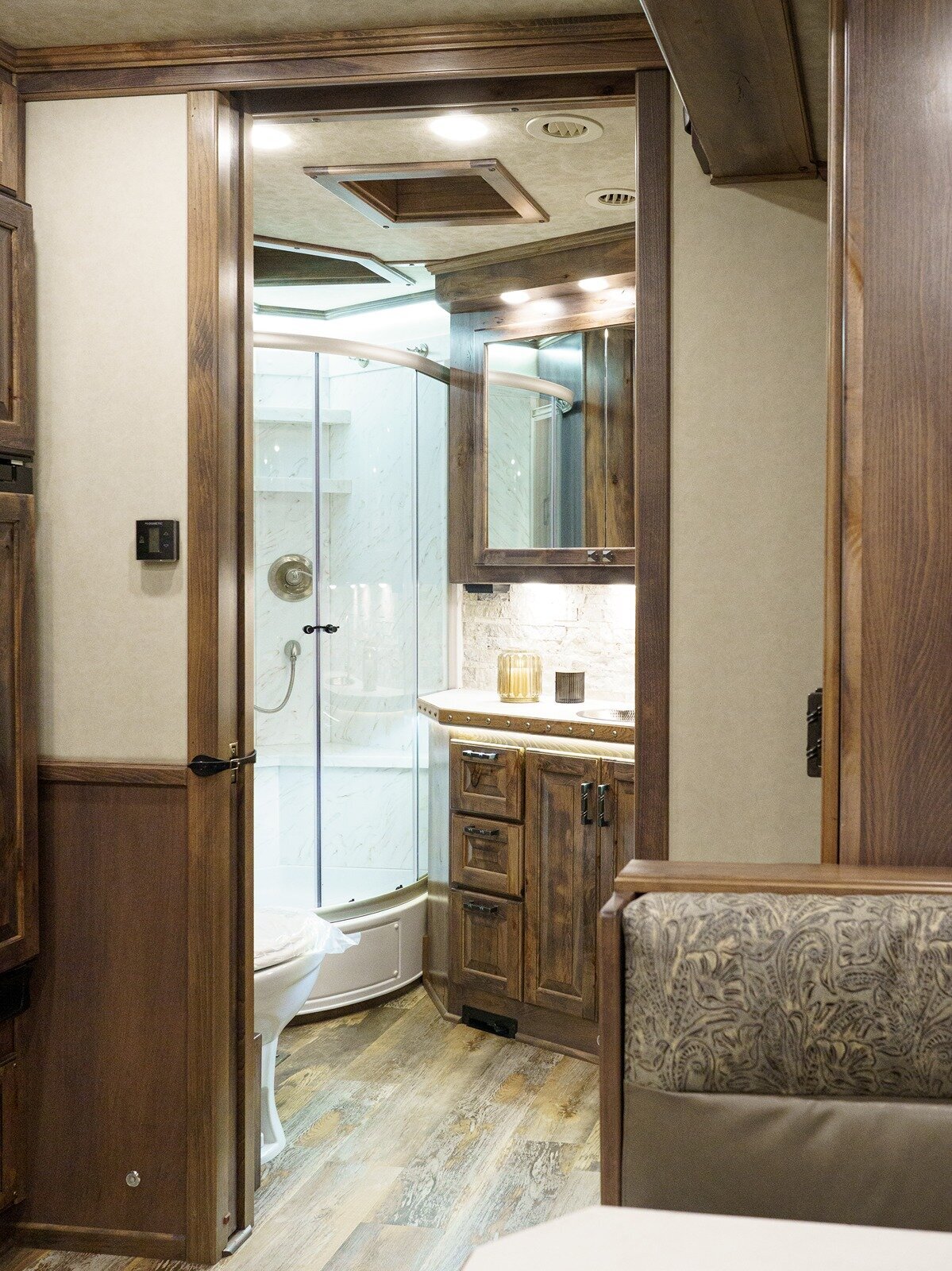 horse-trailer-conversion-interior-7