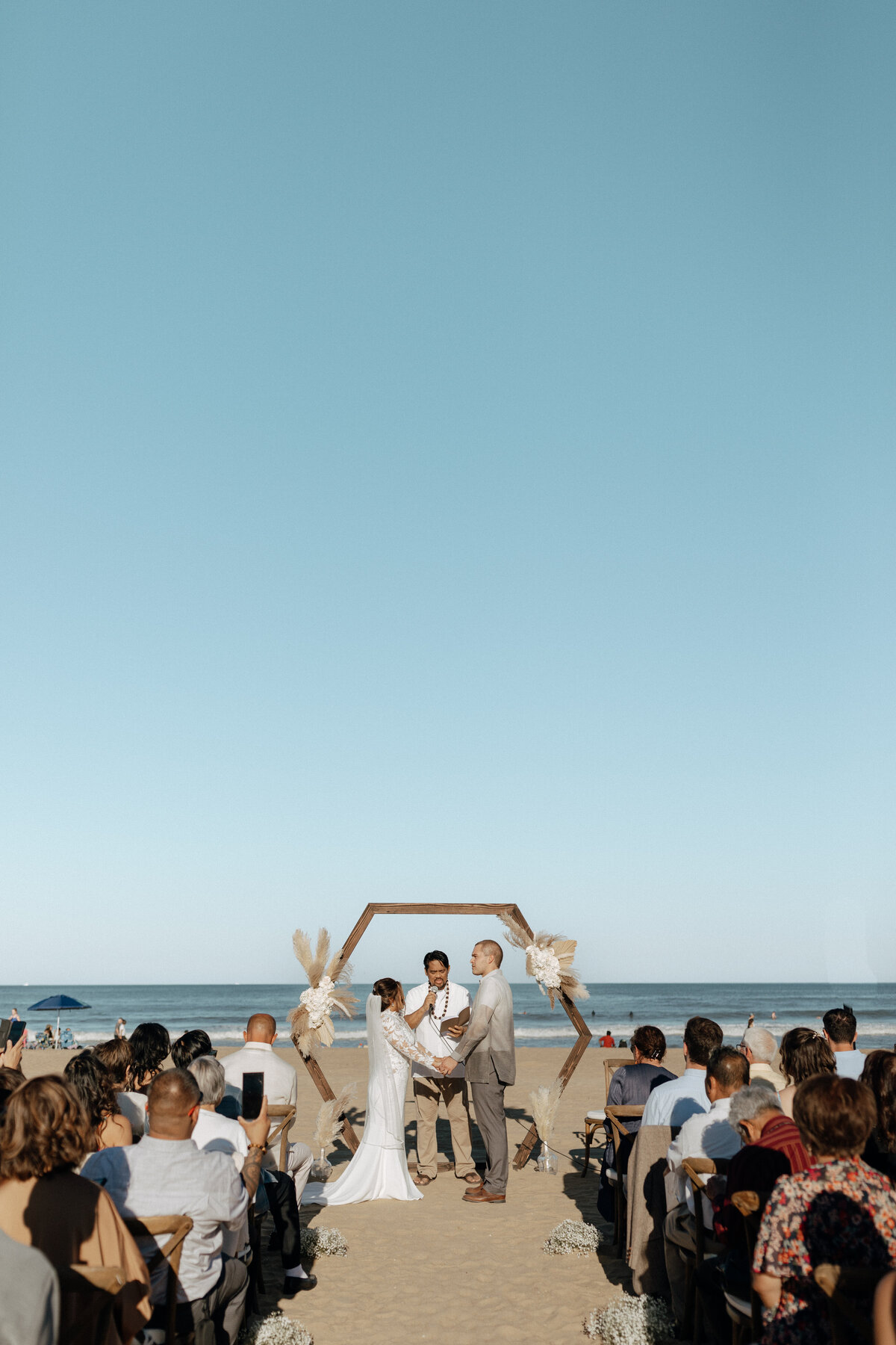 jessie-walker-photo-watermans-beach-wedding-16