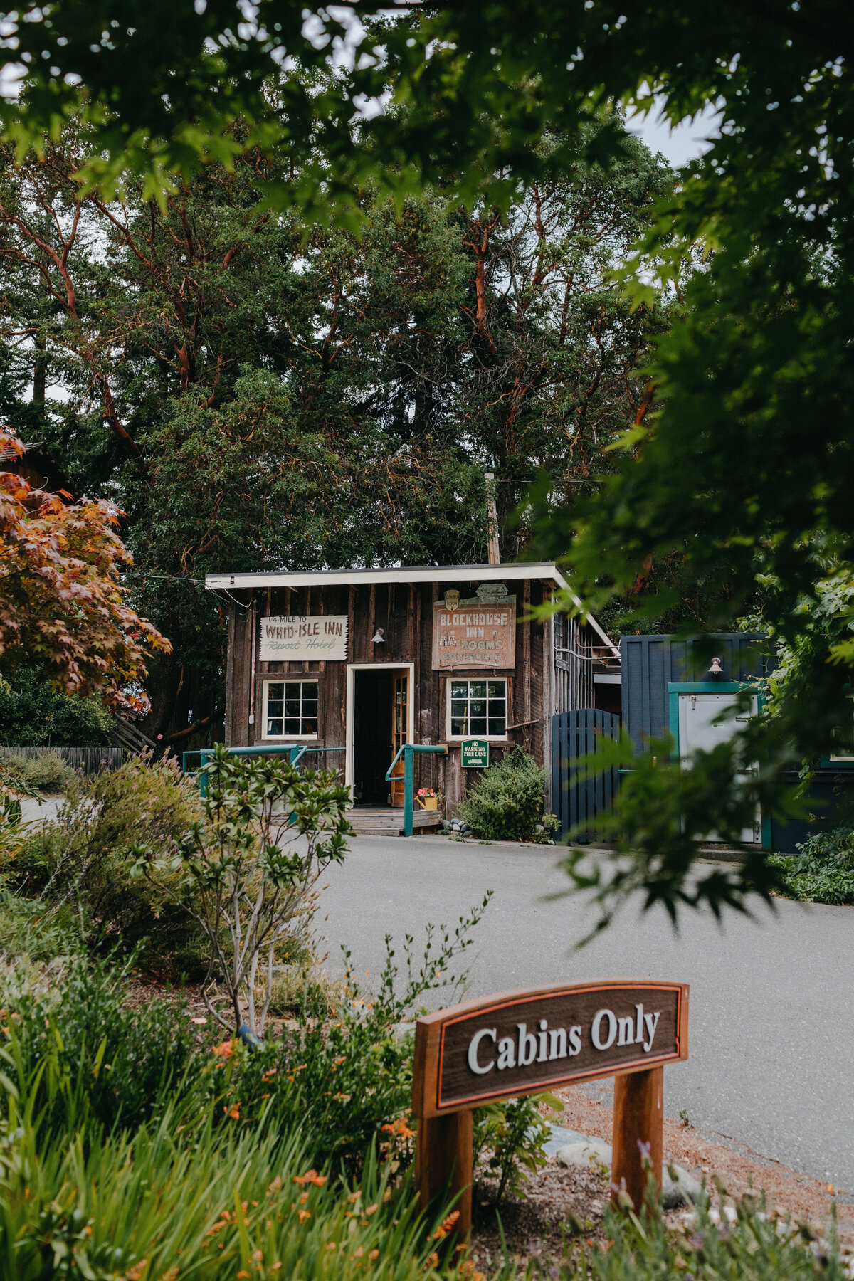 camping-wedding-venue-Captain-Whidbey-jennifer-moreno-photography-documentary-style-Washington