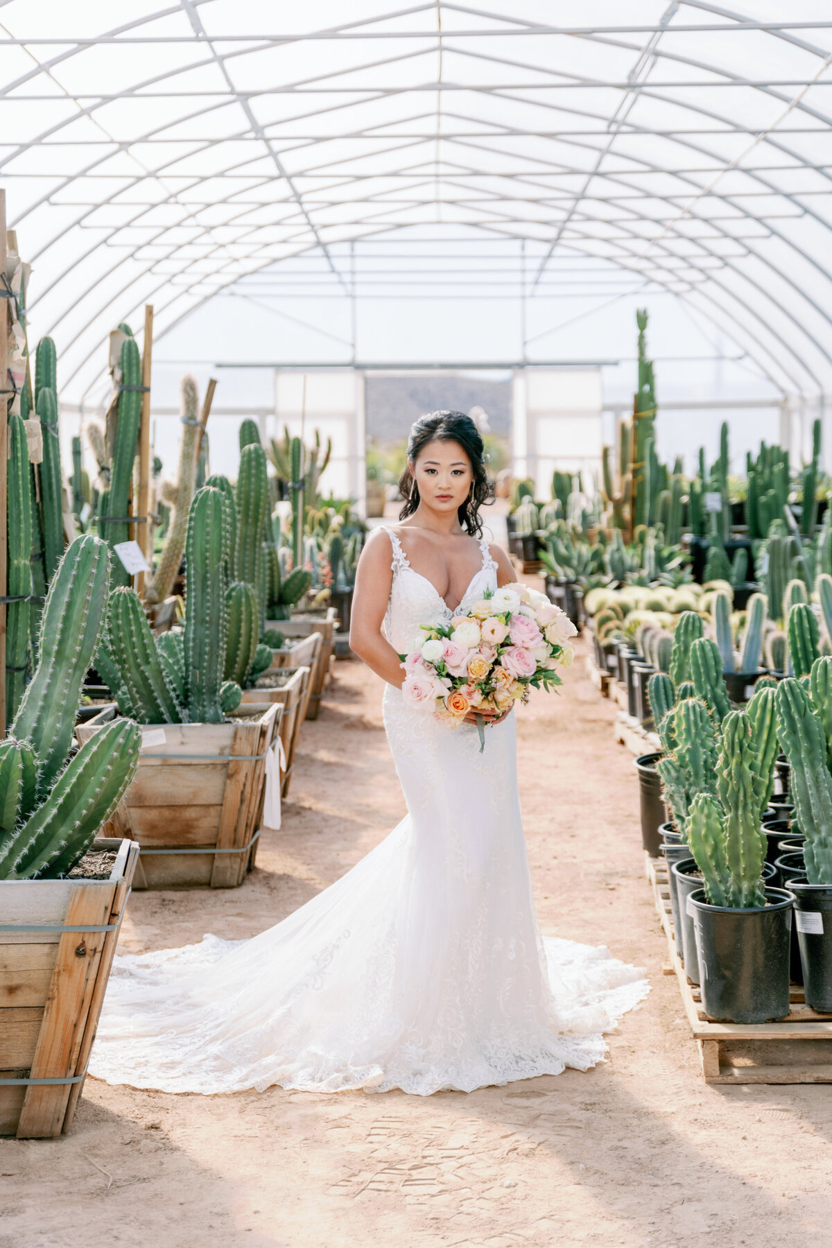 of-the-desert-flor-las-vegas-wedding-florist-cactus-joes-0003