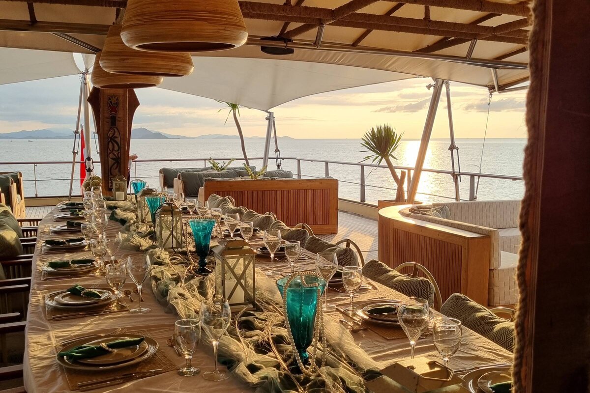 Kudanil Explorer Yacht Rental Dining Area (1)