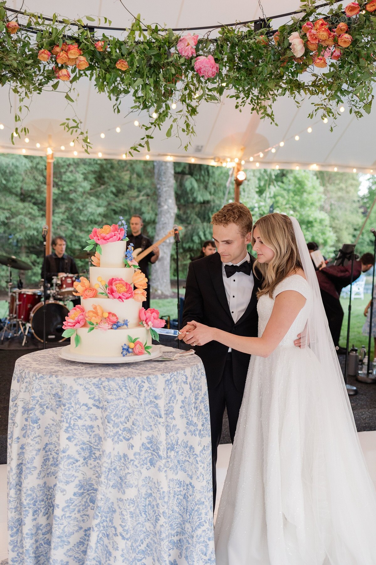 connecticut-backyard-tented-wedding-photo_0055
