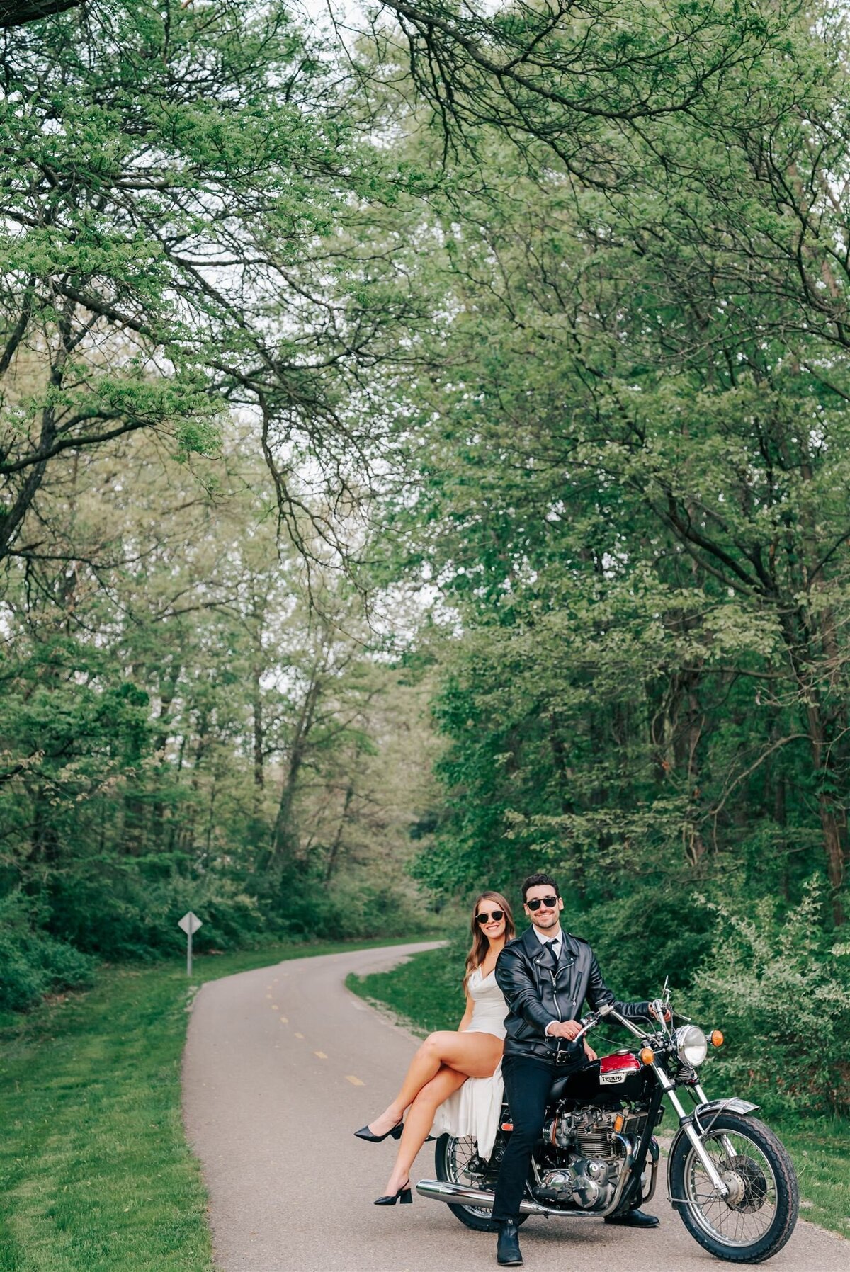 MICHIGAN-WEDDING-PHOTOGRAPHER-KENSINGTON-METROPARK-ENGAGEMENT-SESSION-CAPTURED-BY-KELSEY-DF-61_websize