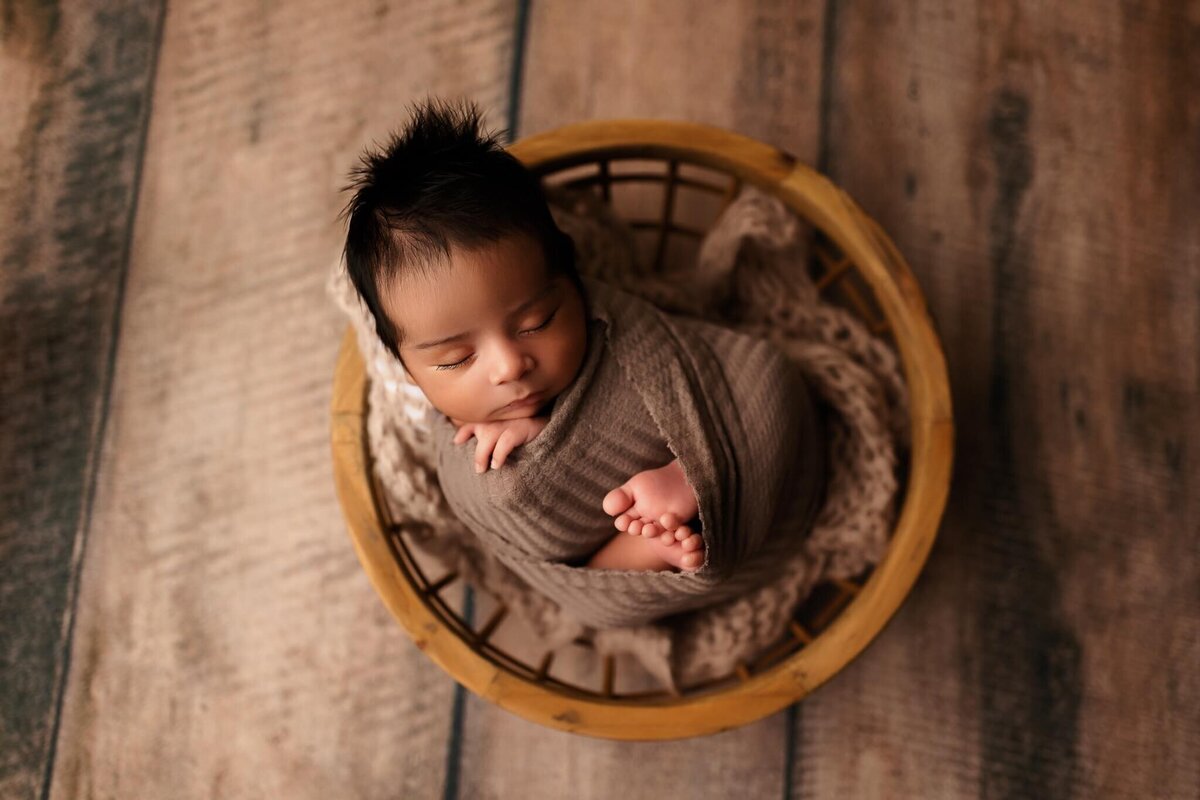 NW Arkansas newborn photographer, newborn photography near me, newborn portraits in NW Arkansas