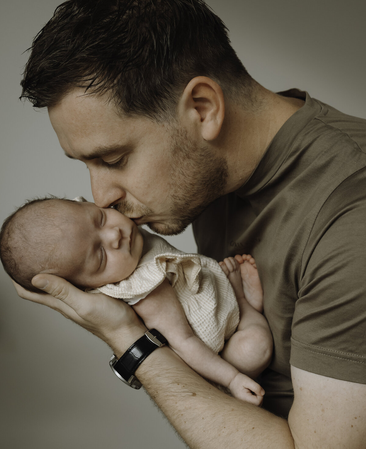 Newborn fotograaf limburg, Newborn fotograaf, Newborn fotograaf haelen, Newborn fotograaf roermond, Newborn fotograaf leudal, Newbornshoot haelen, Newborn shoot leudal, Newborn shoot roermond, Newborn fotografie in de buurt van haelen