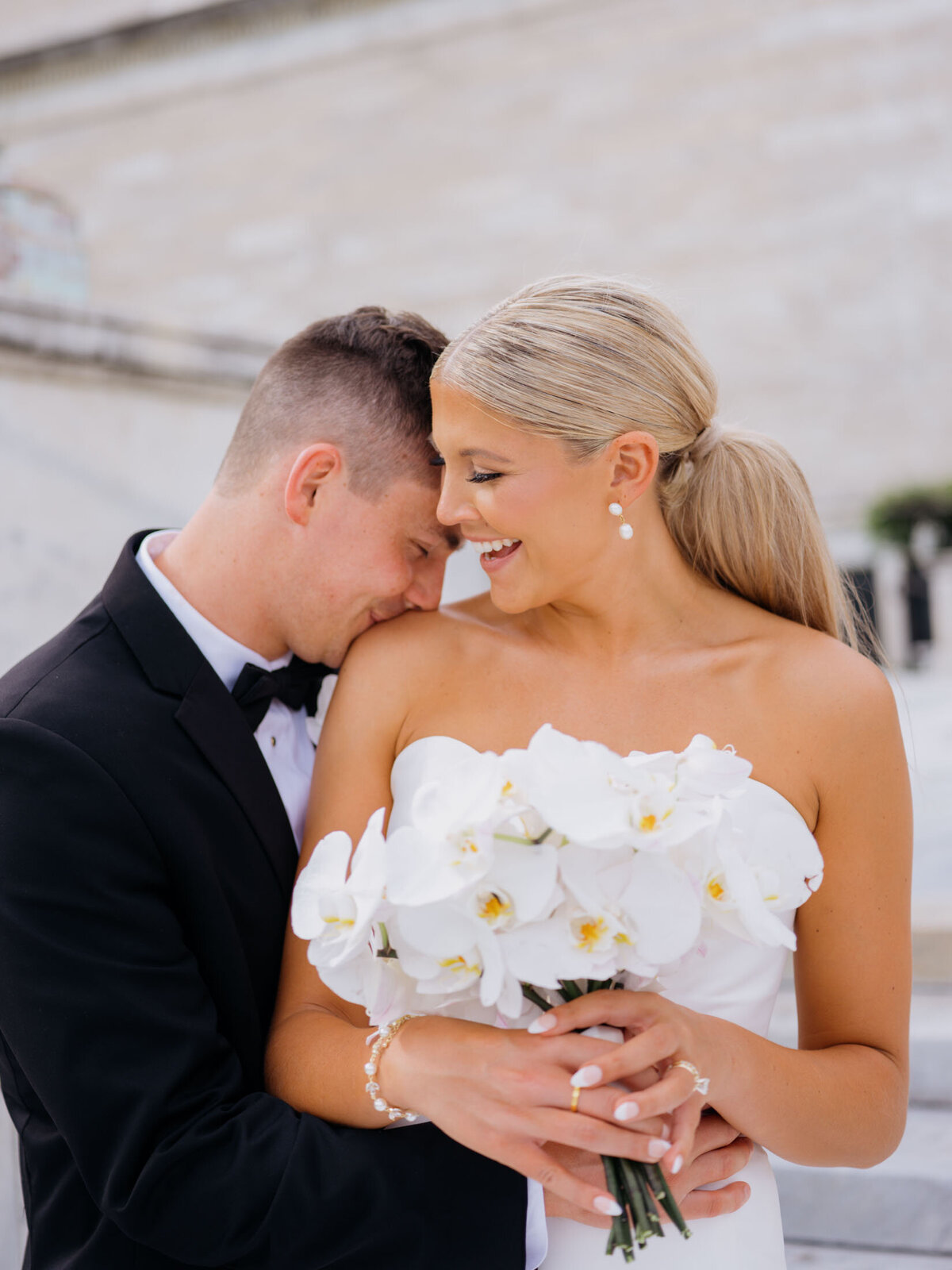 Bride and groom portrait at Cleveland Art Museum