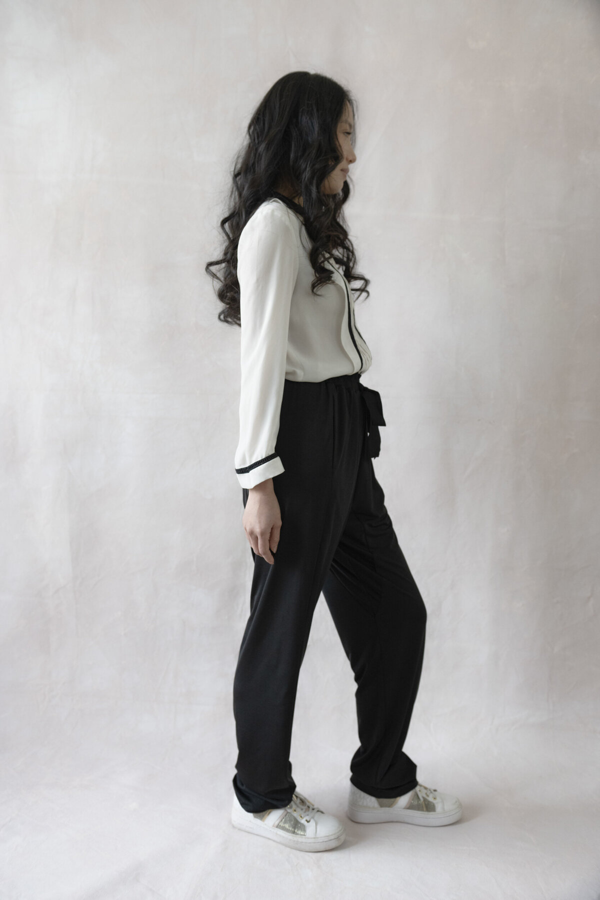 22001_L&B2_LEESA MULHALL_LE BLACK PANTS-7_WEB _07