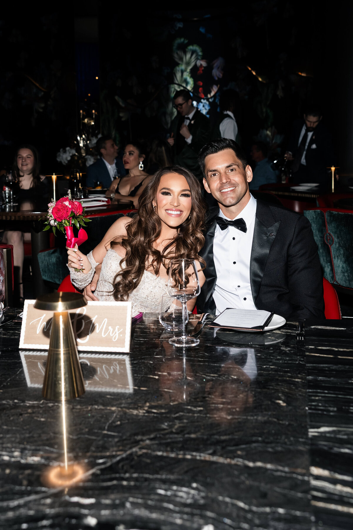 98riskyexposure_alexis-tyler_las-vegas-elopement-photography