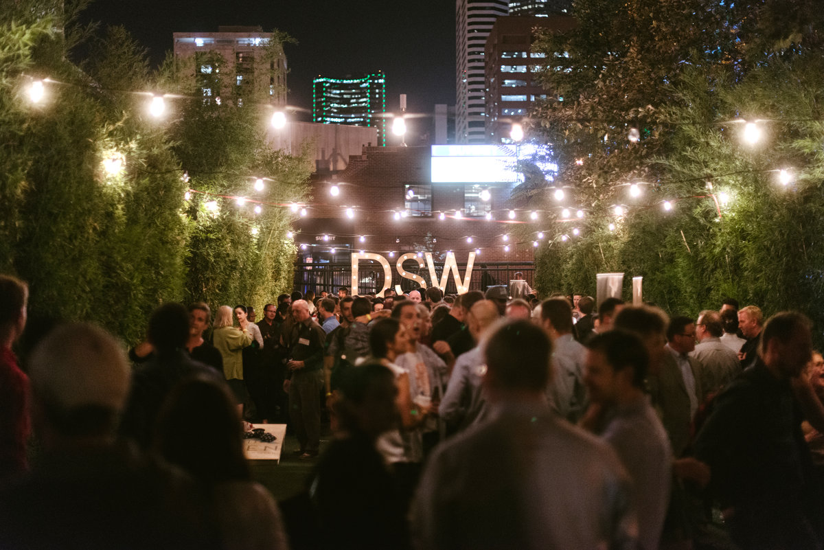 DSW092718-298