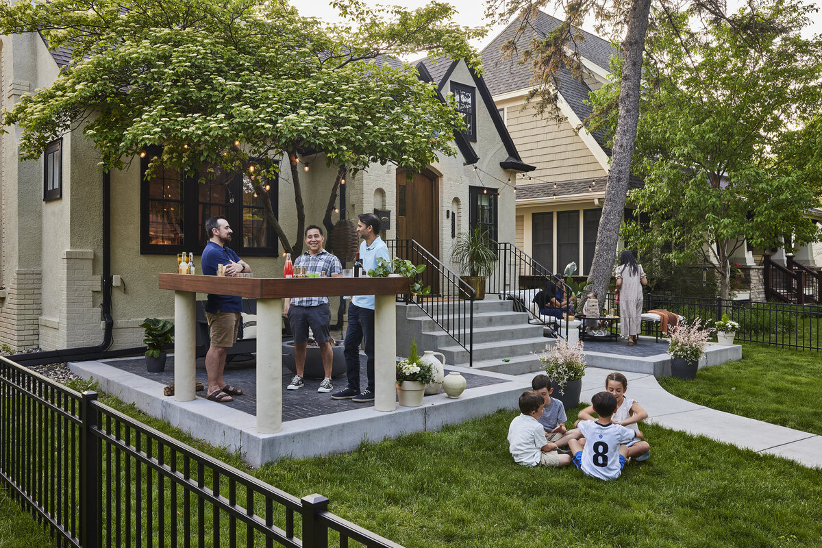Frontyard Bourbon Rail -Jyoti Ghugalé141-1