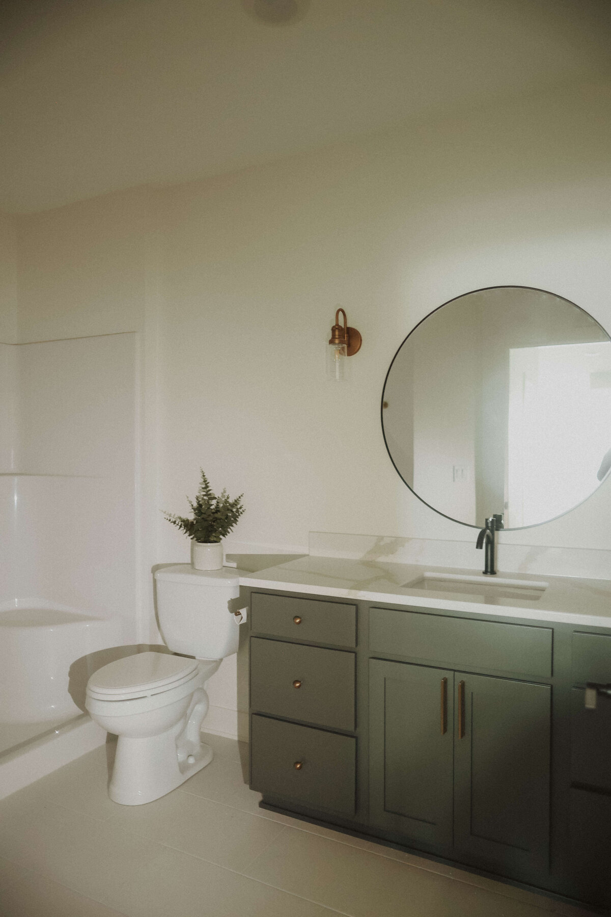 3029-Bathroom-Grimes-Central-Iowa-Custom-Home-JRL-Builders-3F1A4594
