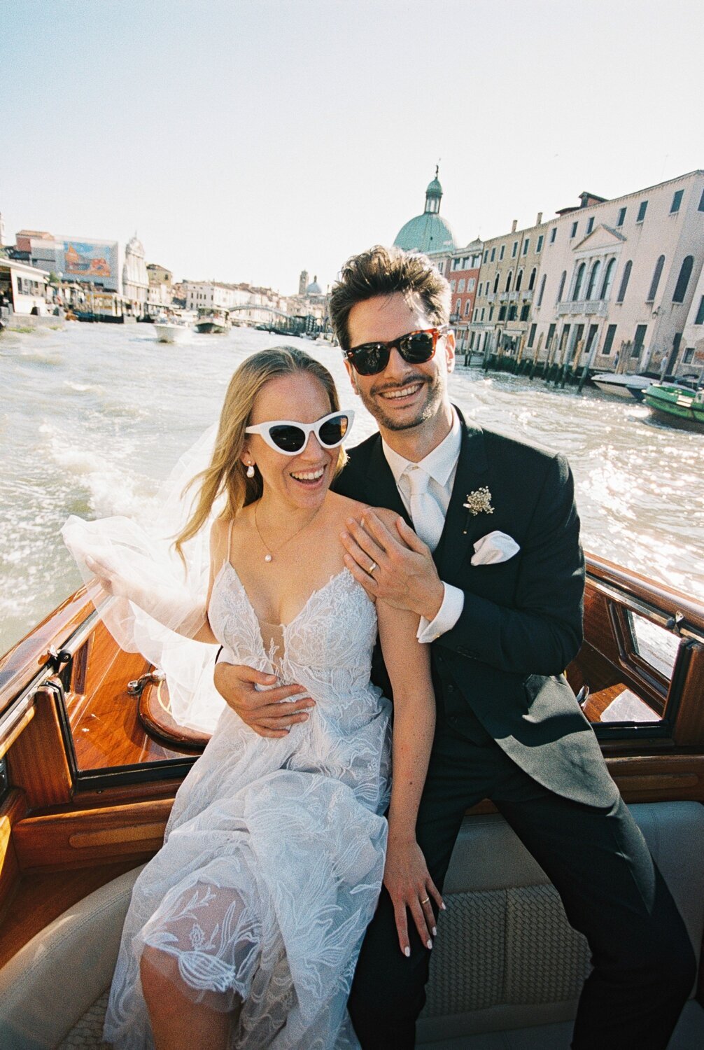 venice-elopement-photographer-editorial-film-35mm-wedding-fashion_0163
