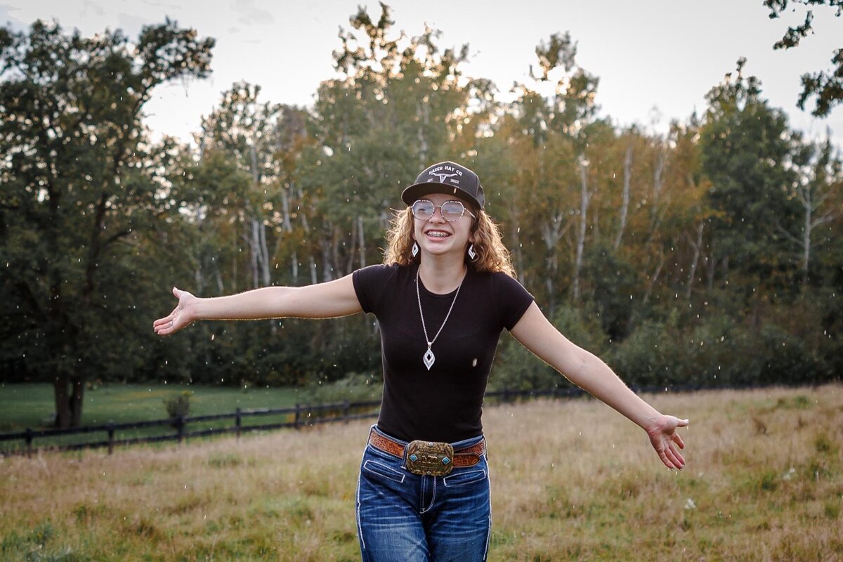 126-IzzyDulude-Senior-Photographer-St-Cloud-Brainerd-MN-MindiJenningsPhotography