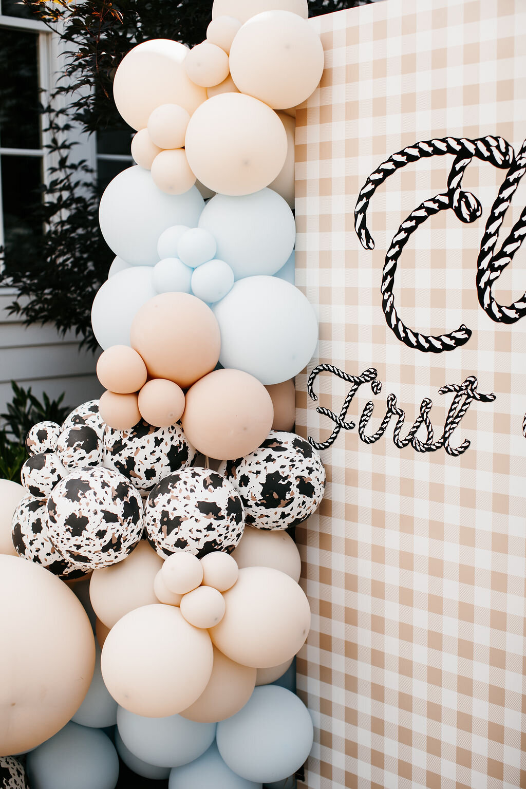 modern-little-events-balloons-nashville