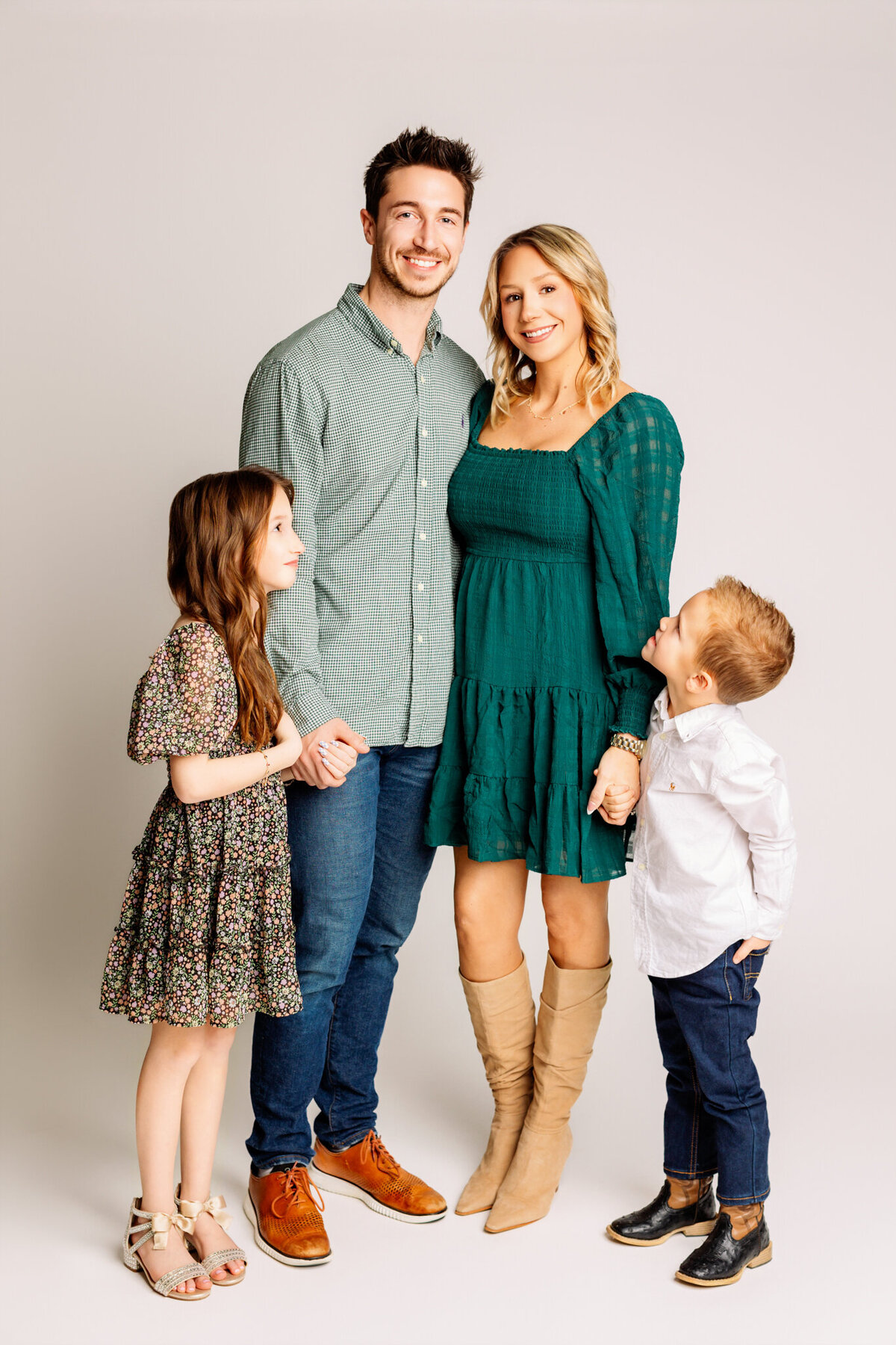 best NW Arkansas family photographer, family portrait studio near me, NWA family photography, family photography packages NWA
