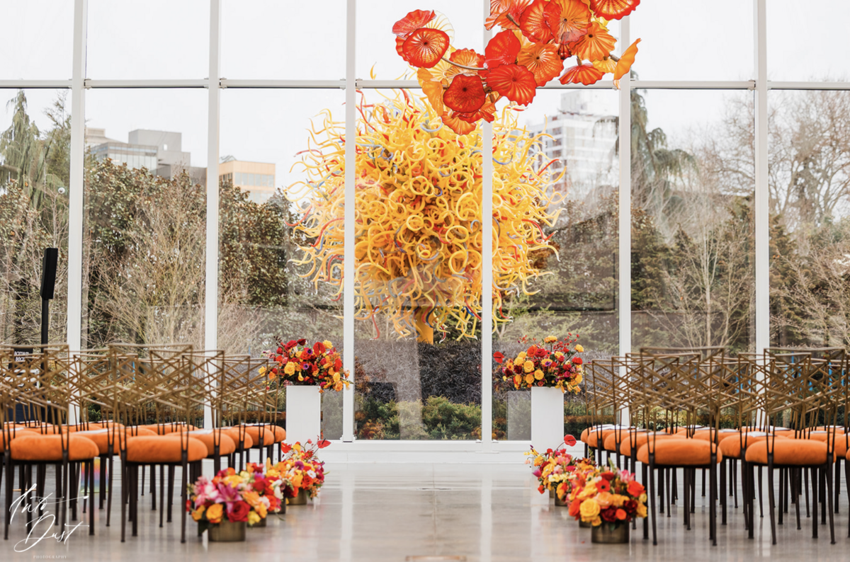 Seattle wedding at chihuly glass museum