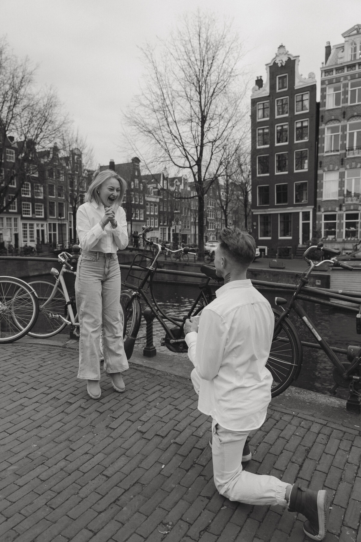 valentines-proposal-photoshoot-amsterdam-couple-photographer-amsterdam-inhosuecapture-39