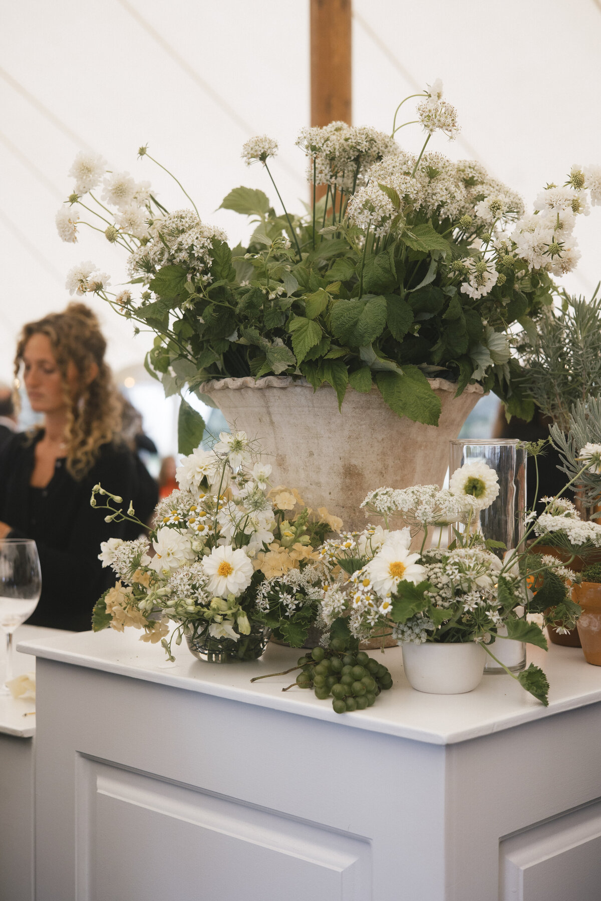 Marthas-vineyard-wedding-planner-kg-events-design-luxury-destination-weddings-private-events-corporate-events-edgartown-ma-event-designer-outdoor-tented-wedding-reception-island-wedding-vogue-wedding-pohogonot-134