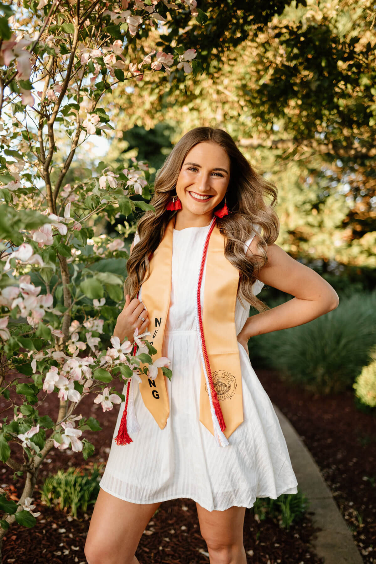 senior portrait of girl taken by nashville senior photographer