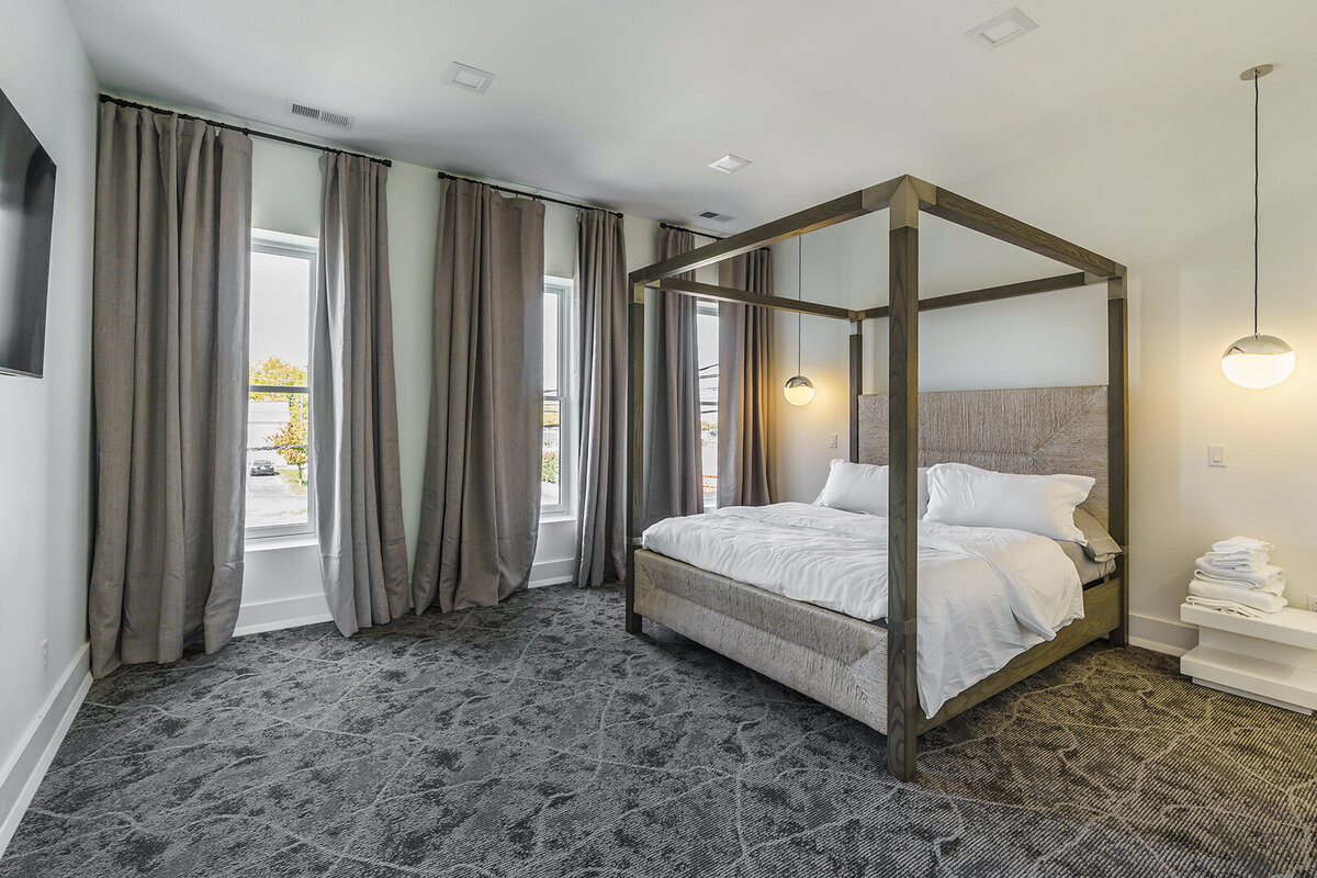 Bourbon Hous Lodging