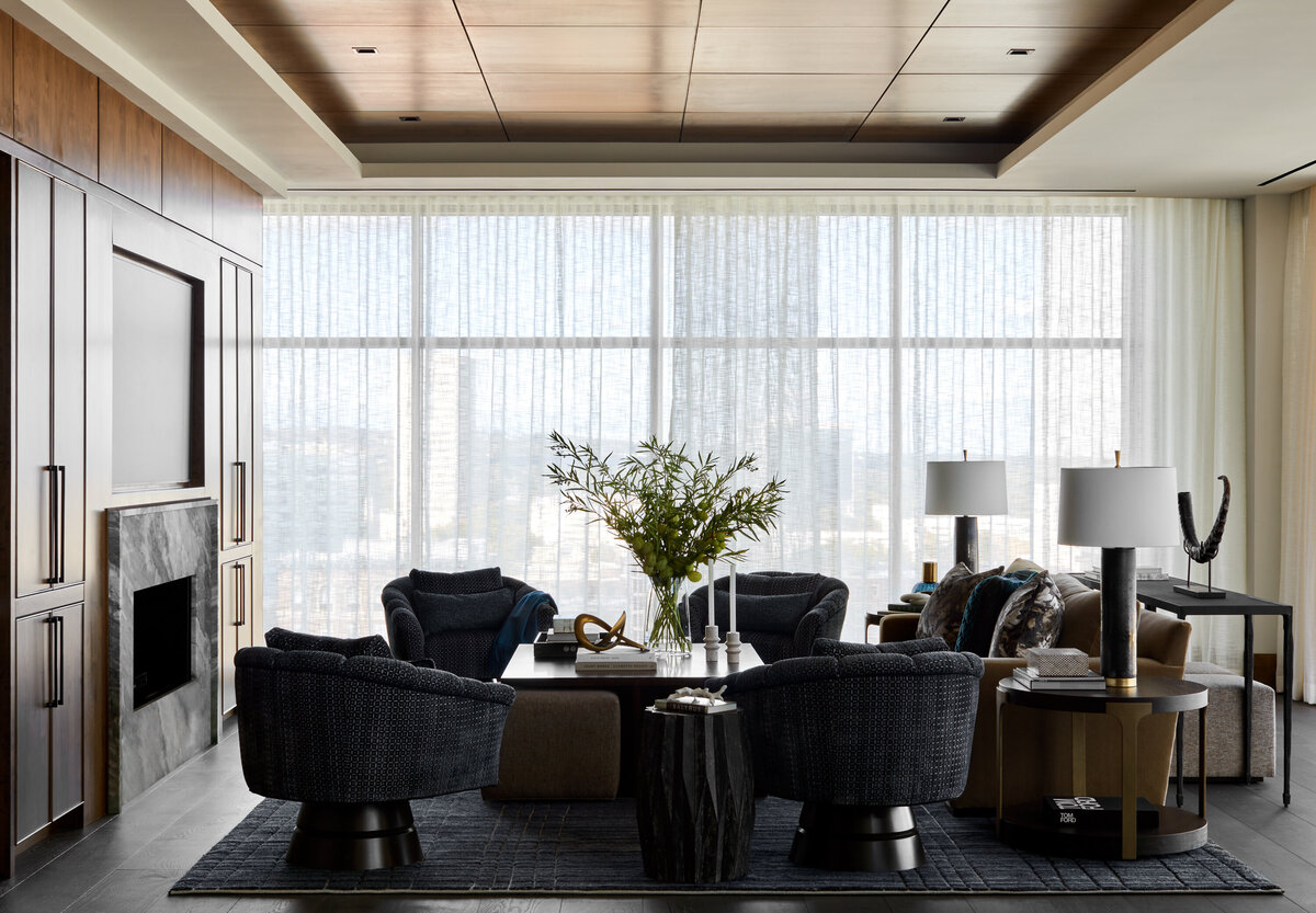 luxe_downtown_residence_living_room_design