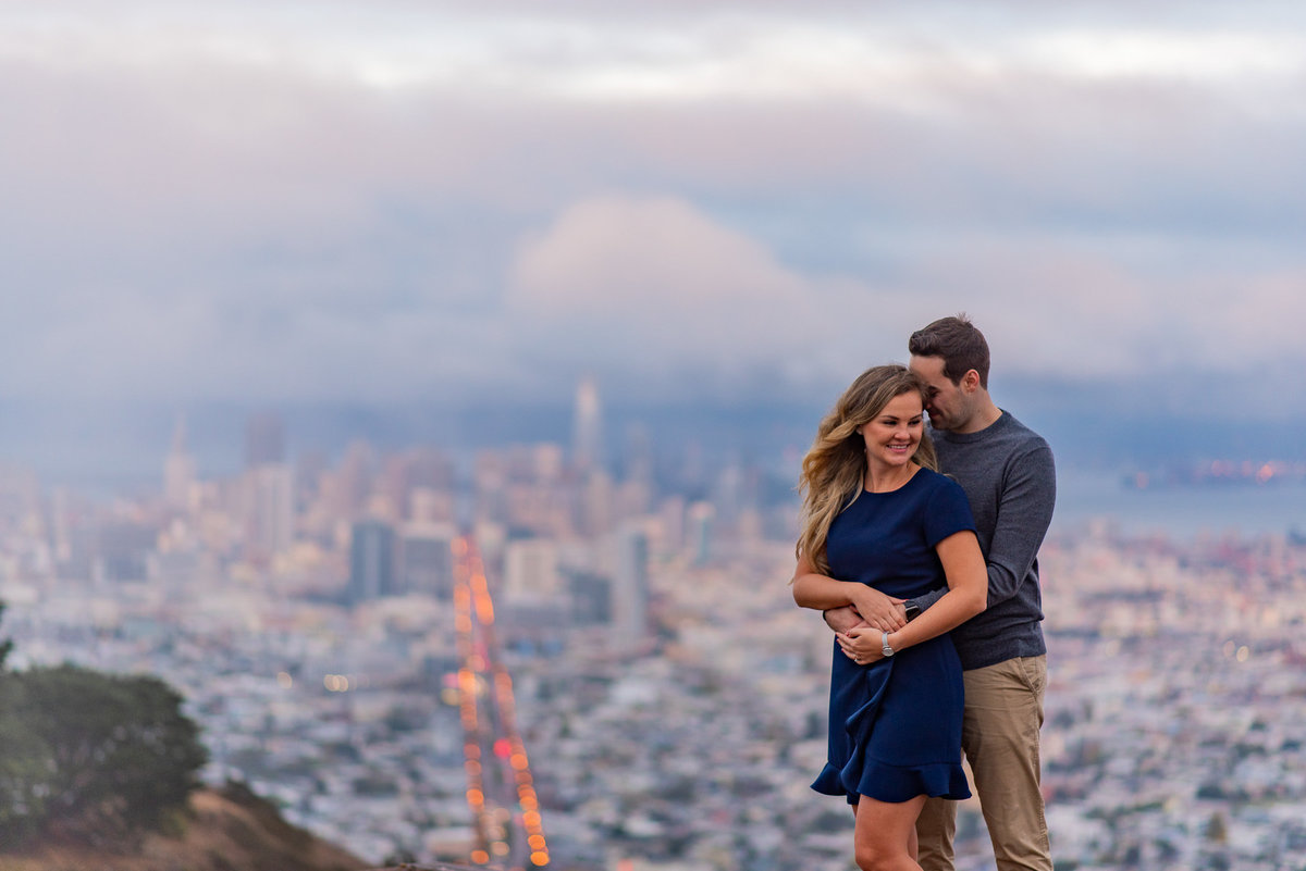 san francisco engagement shoot with city behind