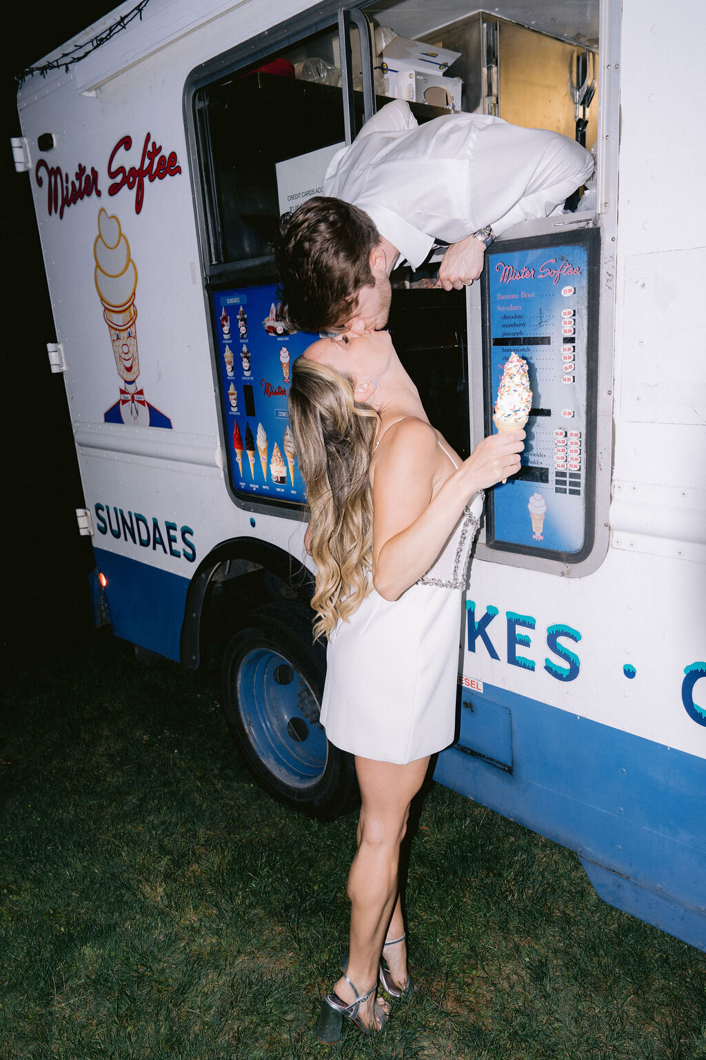 NikkiSanterre_EastCoastLuxuryWeddingPhotographer_TidesInnWedding_Katie&Greg-331