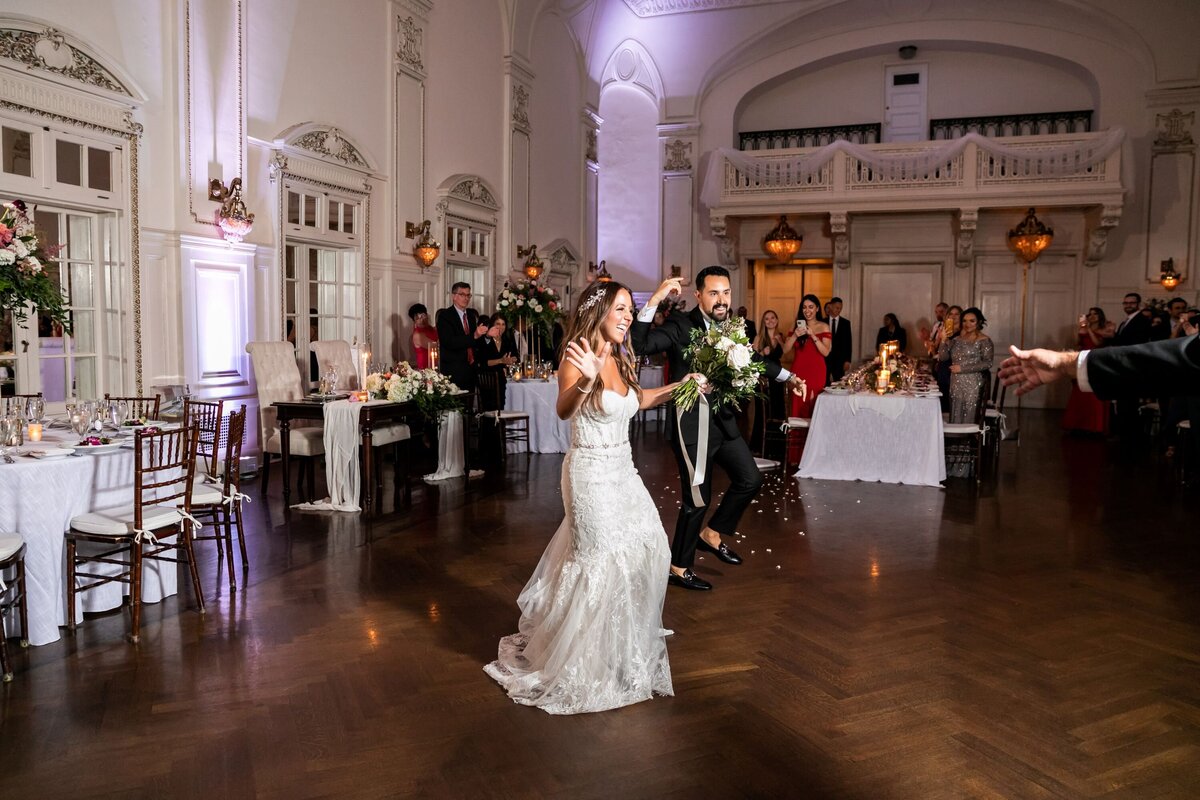 emma-cleary-new-york-nyc-wedding-photographer-videographer-venue-bourne-mansion-16