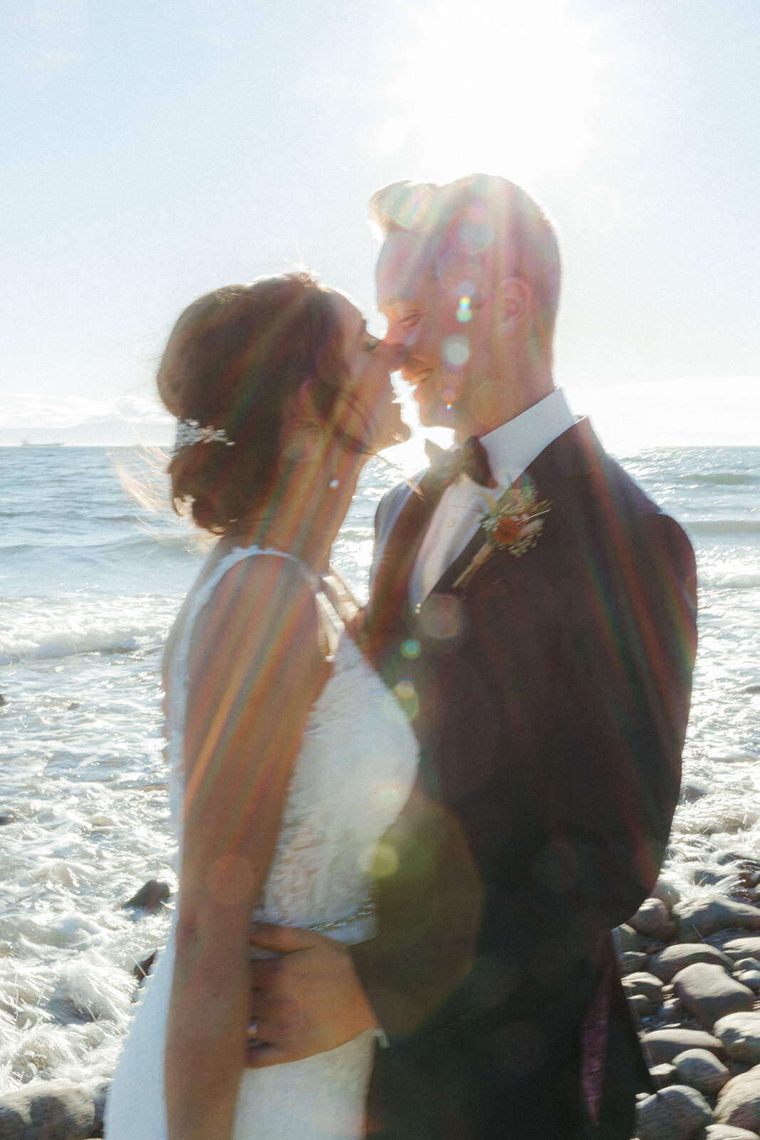 gibsons-chasterhouse-bonniebrooklodge-cinematic-wedding-lensflare