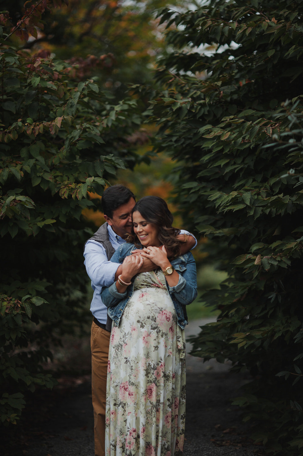 20Maryland-Outdoor-Maternity-Cylburn-Arboretum-Floral-Dress-Couple-Fall
