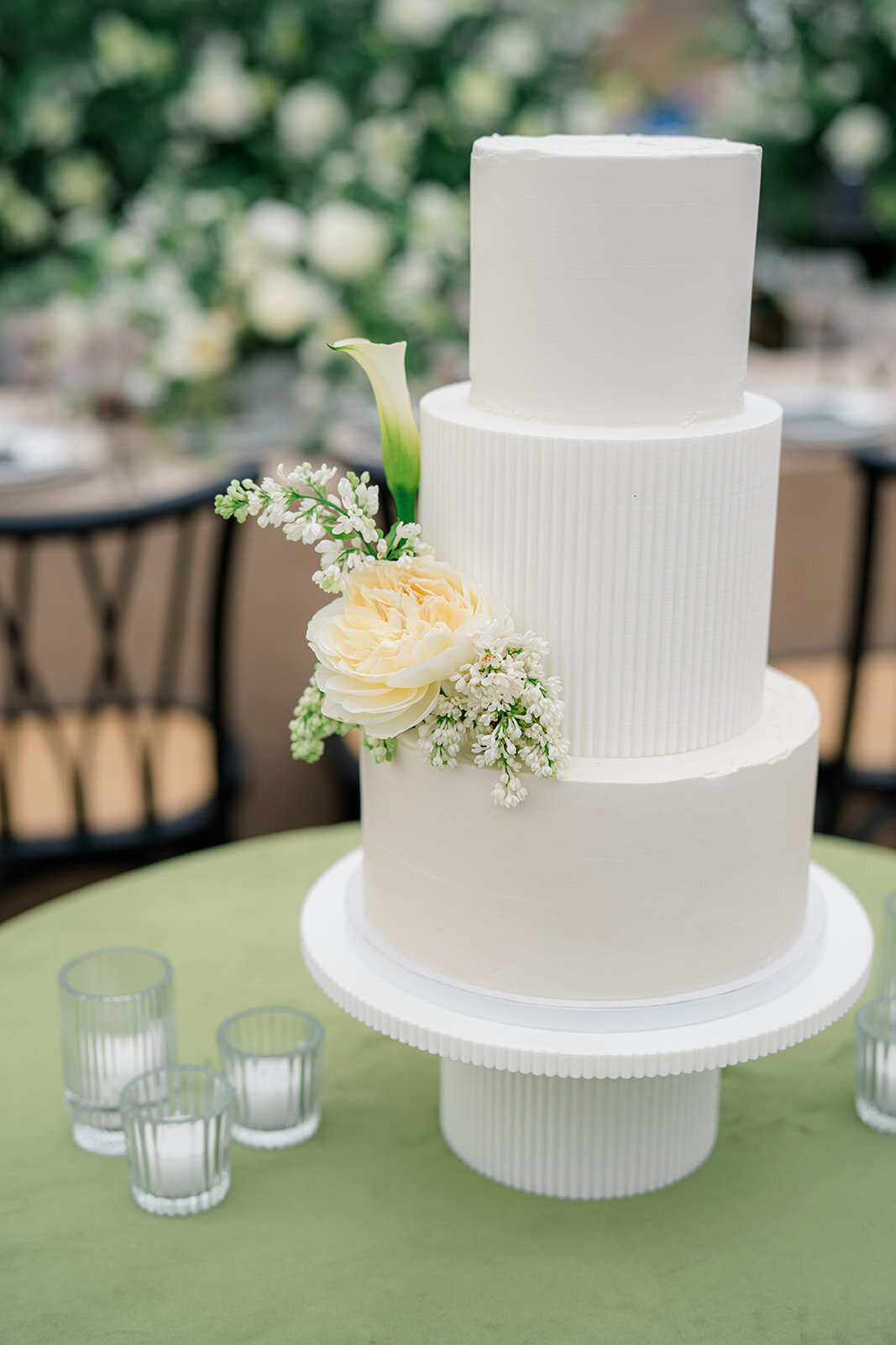 elevated_neutral_tones_governor_thomas_bennett_house_charleston_destination_wedding_photographer_wedding_Kailee_DiMeglio_Photography-629