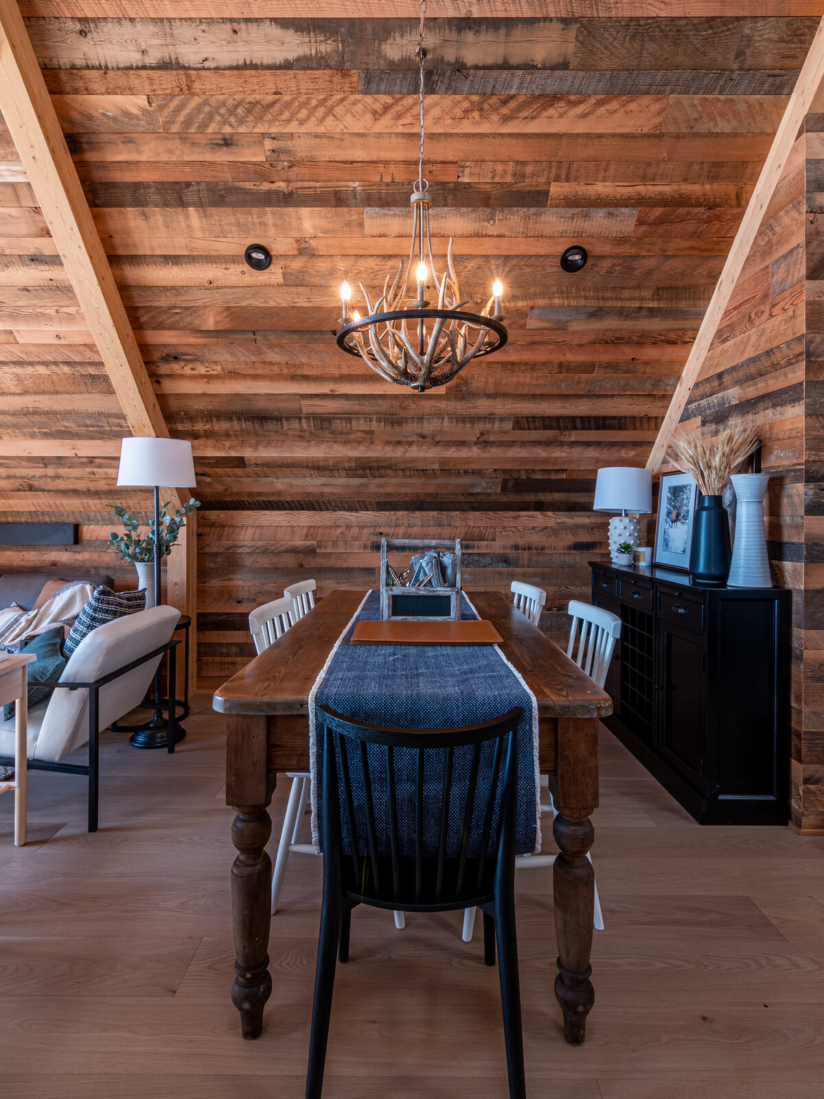 Jeengi-SRM-interior-and-exterior (13)