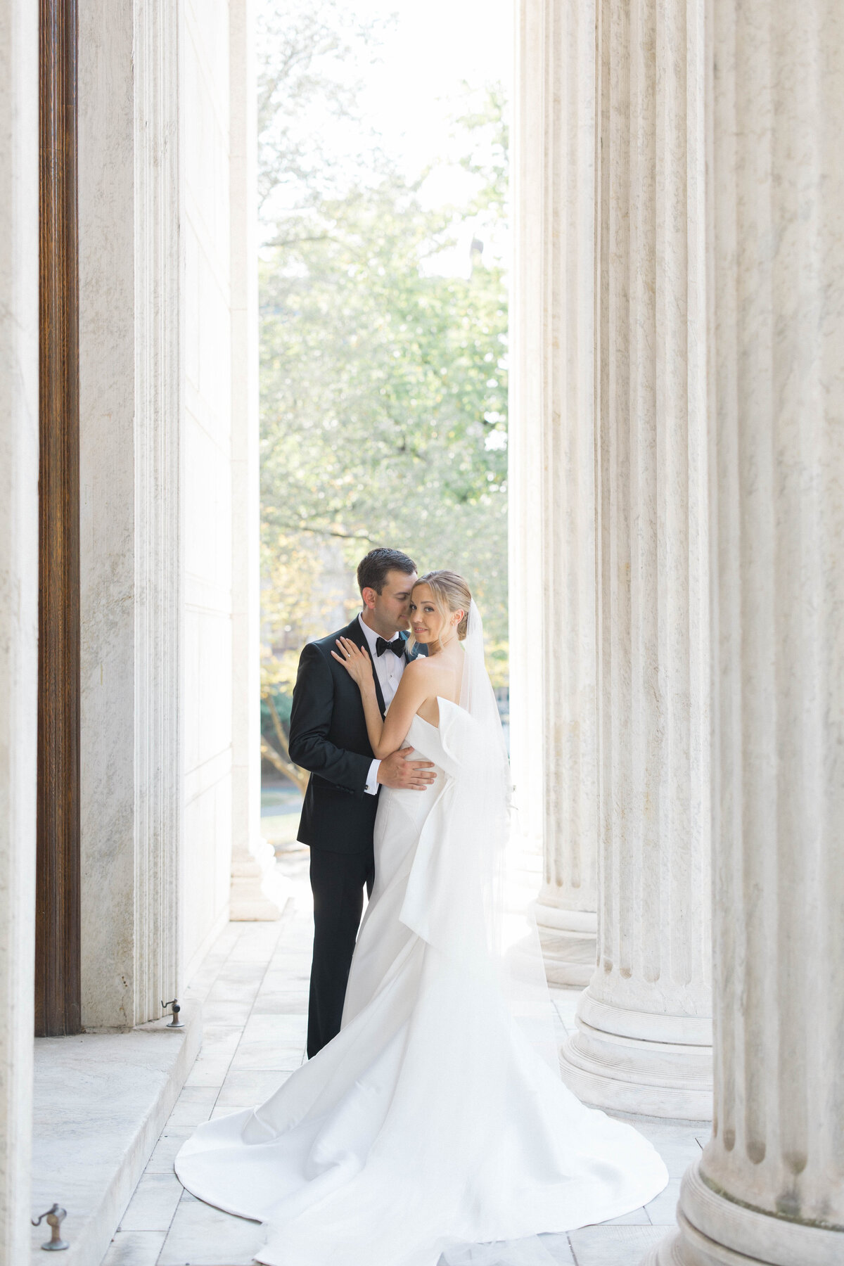 Molly Sue Photography New Jersey + East Coast Wedding Photographer Romantic Imagery Engagement Lifestyle Heirloom Wedding Albums49619