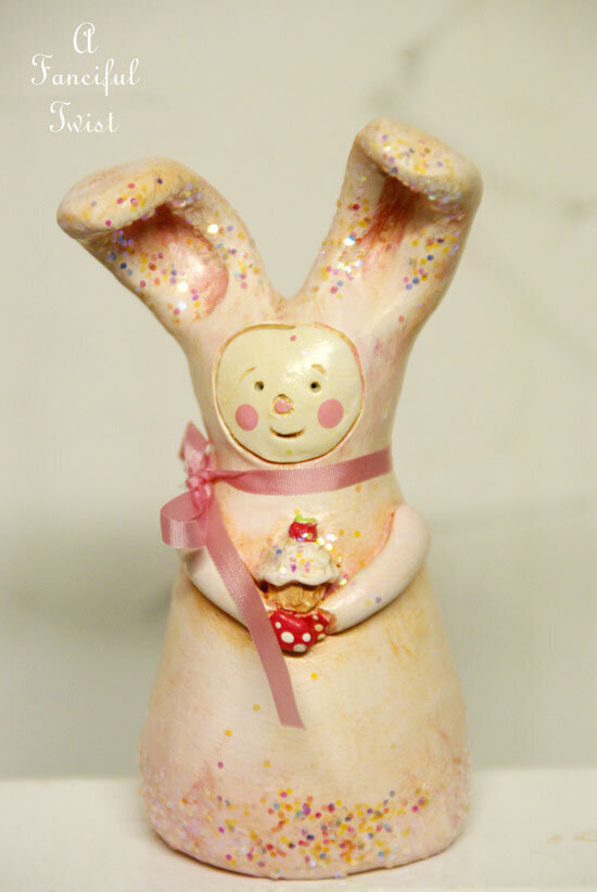 lucie-sweetcake-lapin-front